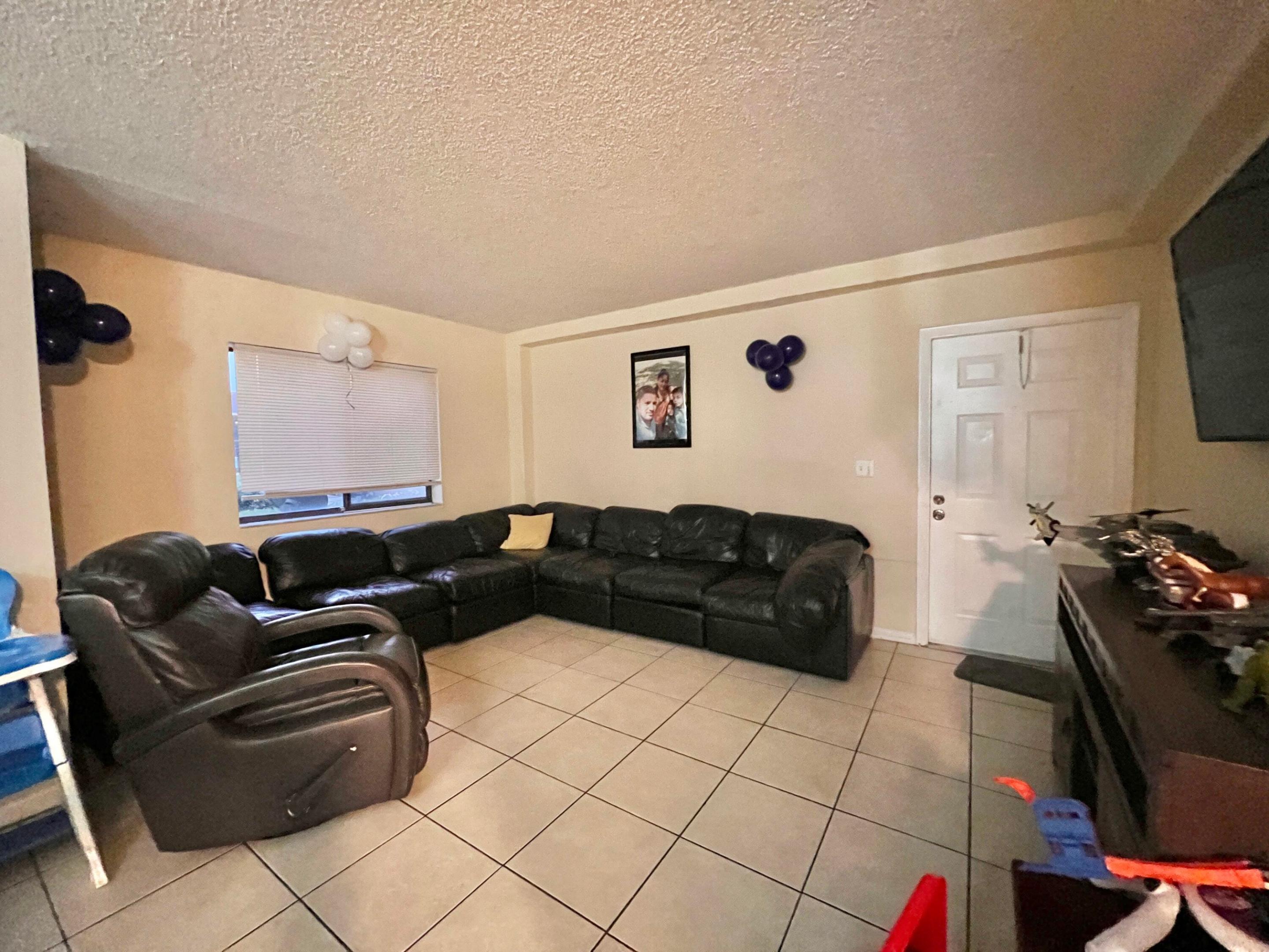 LAURELS AT SHERWOOD CONDO - Residential