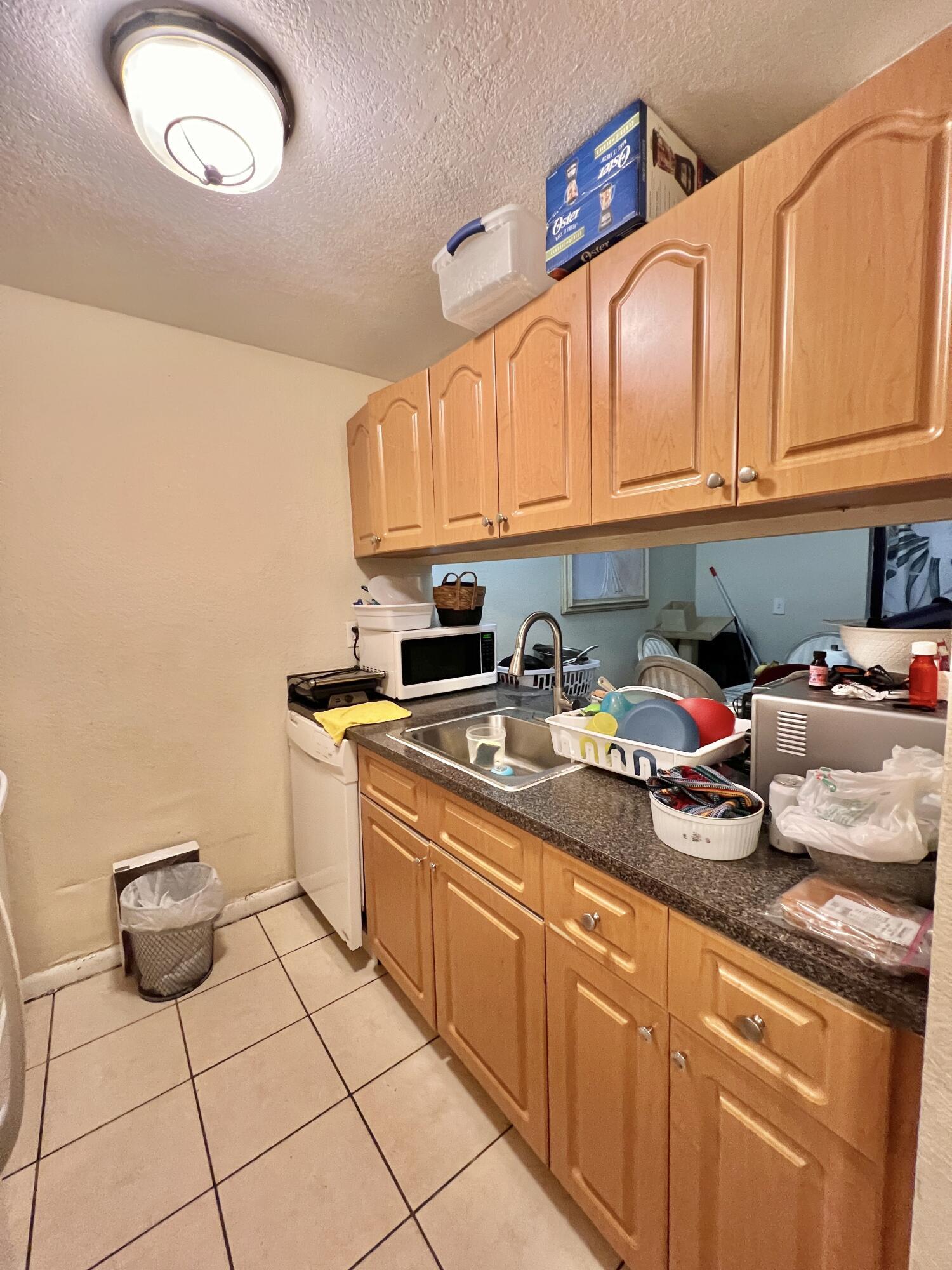 LAURELS AT SHERWOOD CONDO - Residential