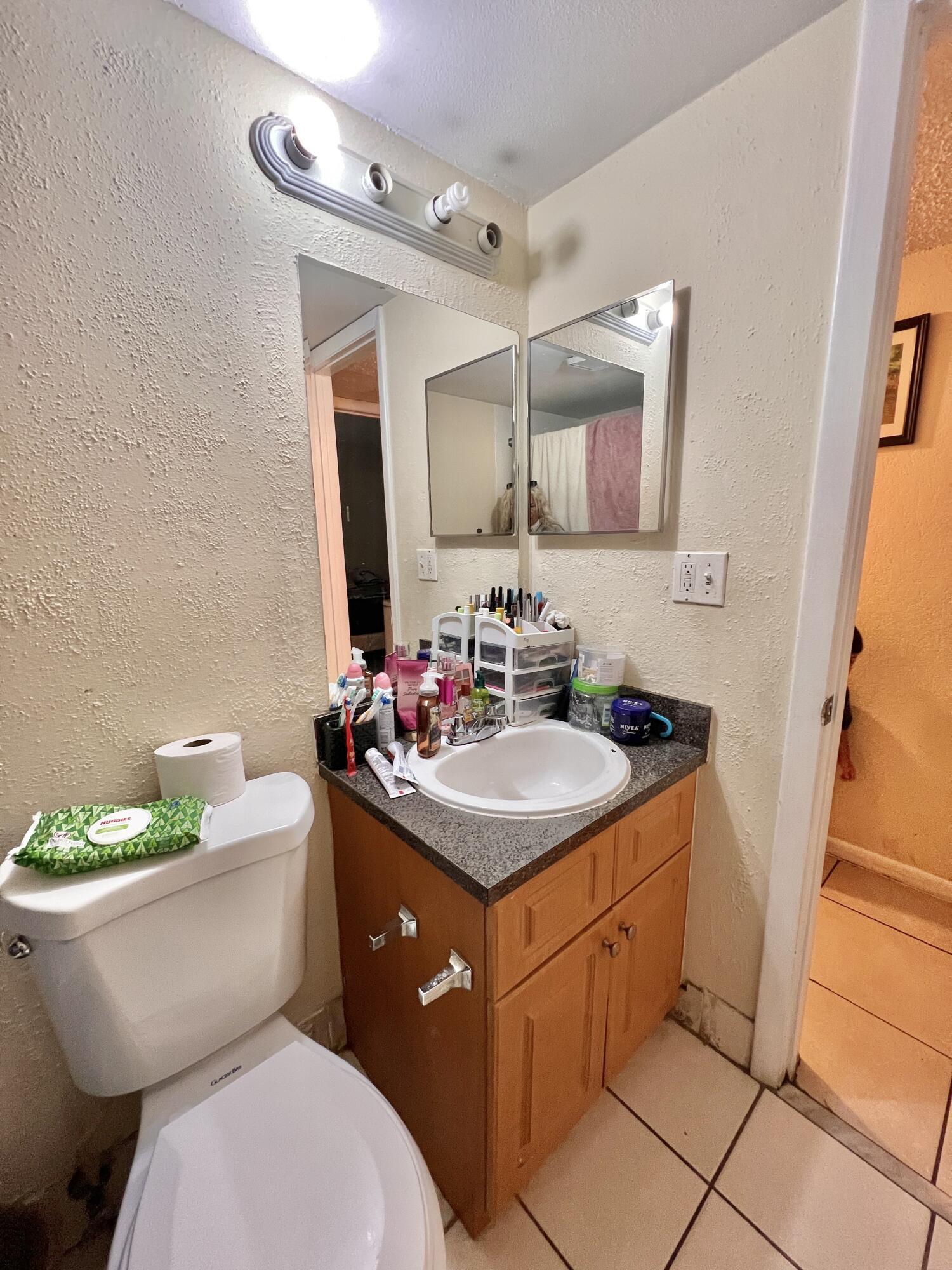 LAURELS AT SHERWOOD CONDO - Residential