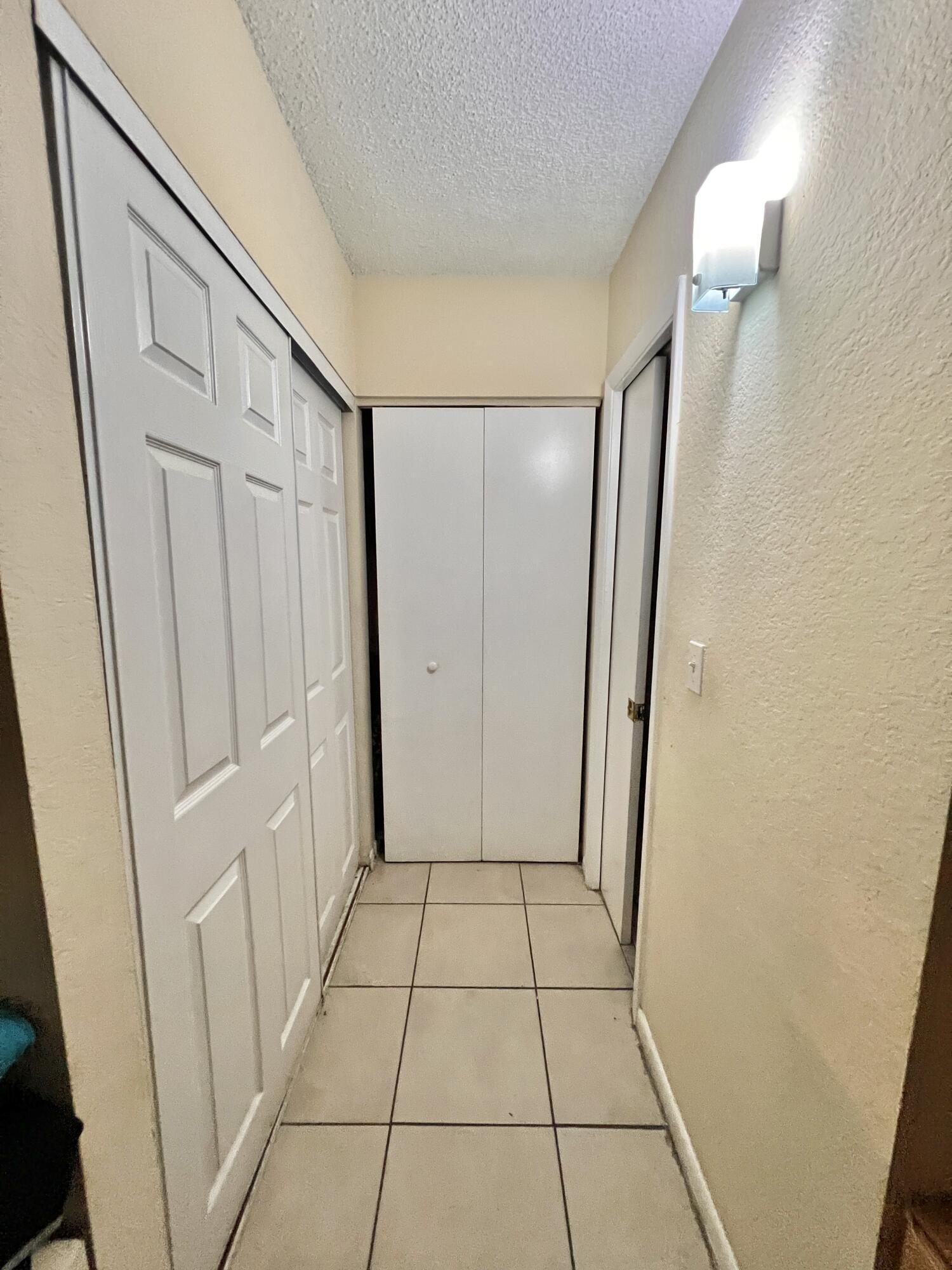 LAURELS AT SHERWOOD CONDO - Residential