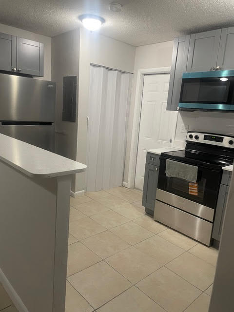 AVONDALE - Residential Lease