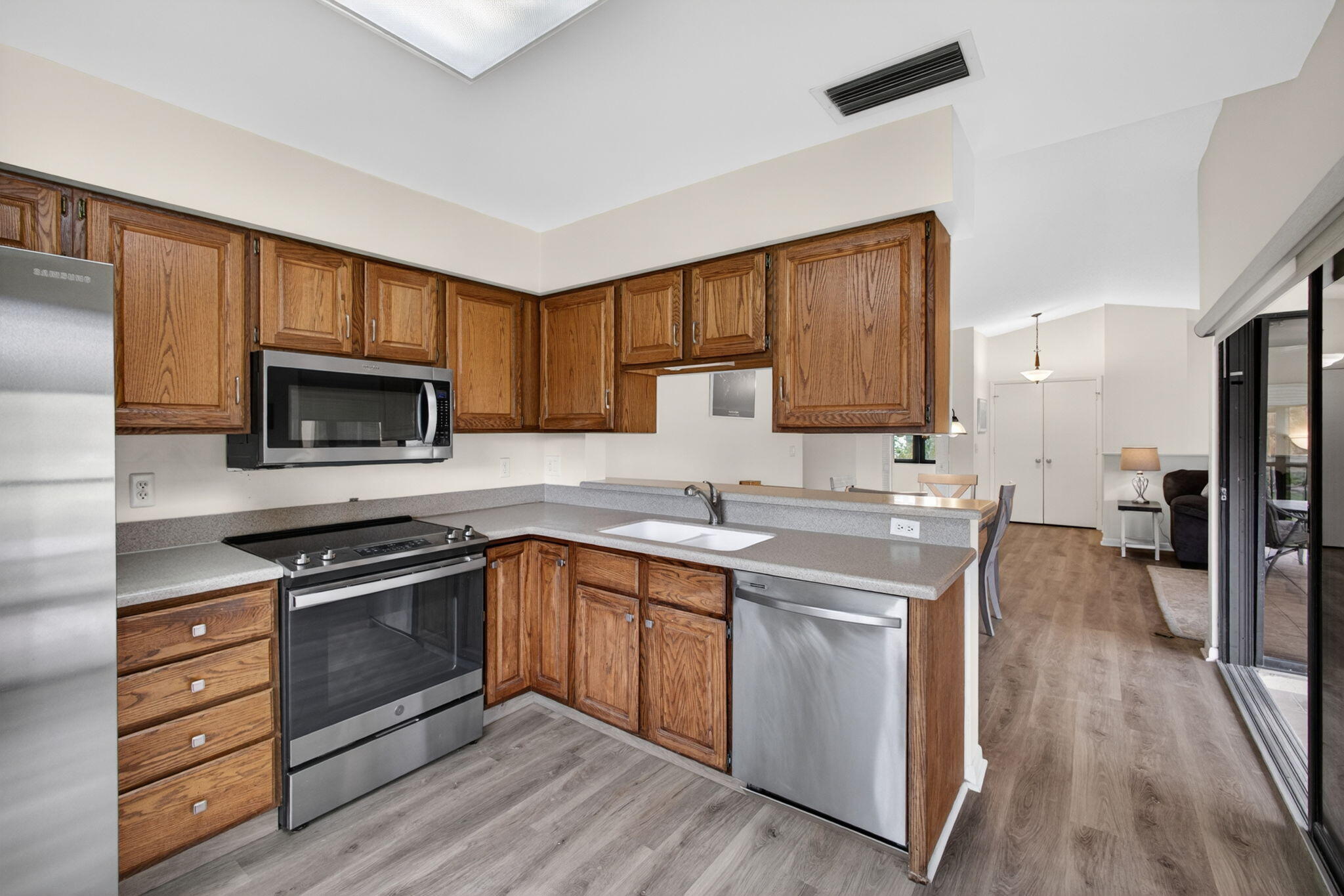 CLUBHOUSE COURT CONDO - Residential