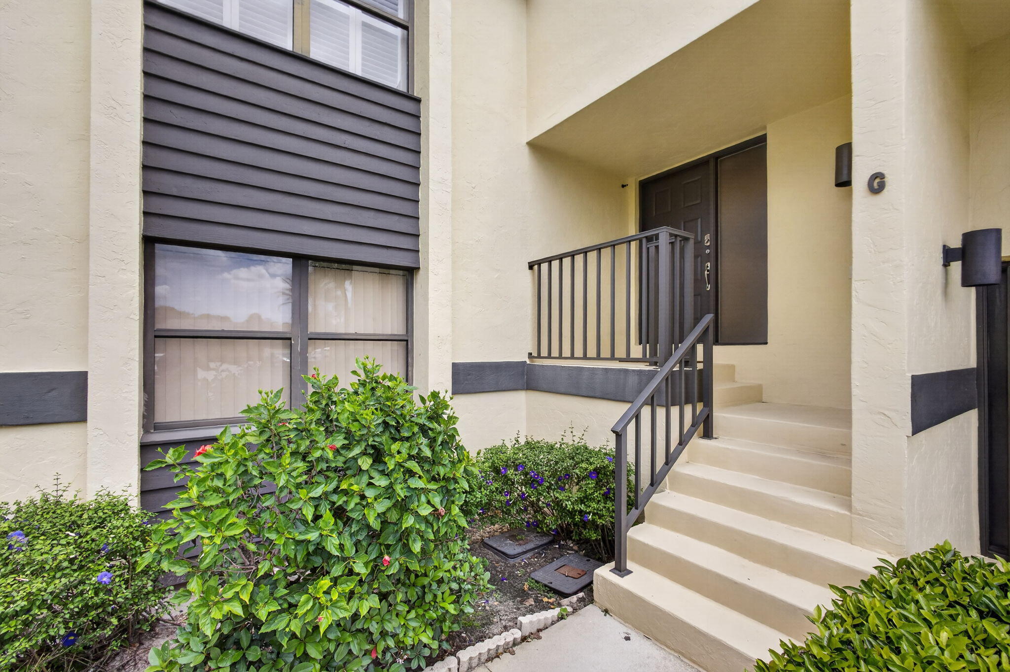 CLUBHOUSE COURT CONDO - Residential