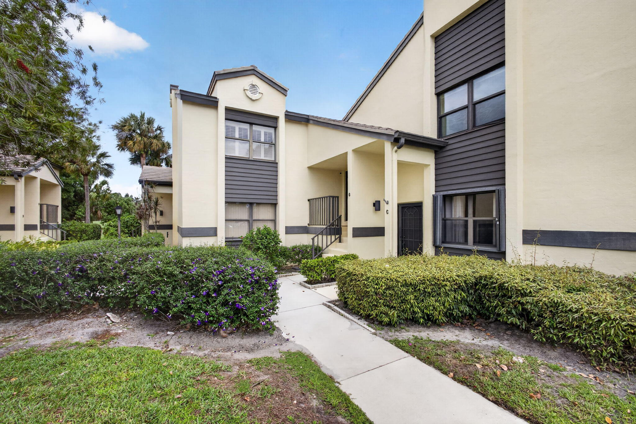 CLUBHOUSE COURT CONDO - Residential