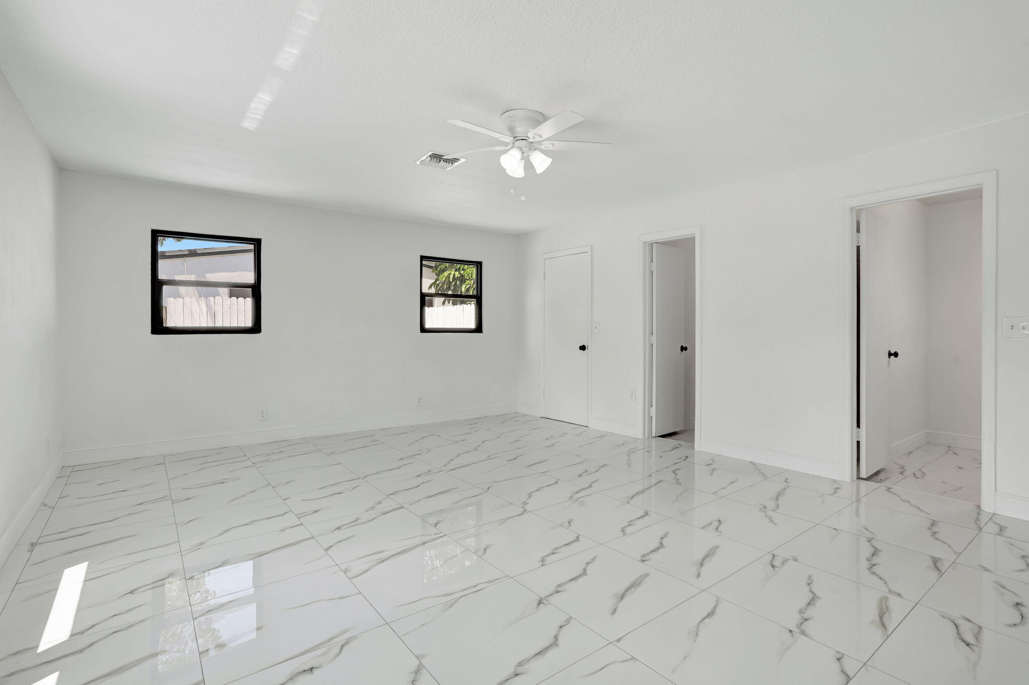 COLLIER MANOR 3RD ADD - Residential