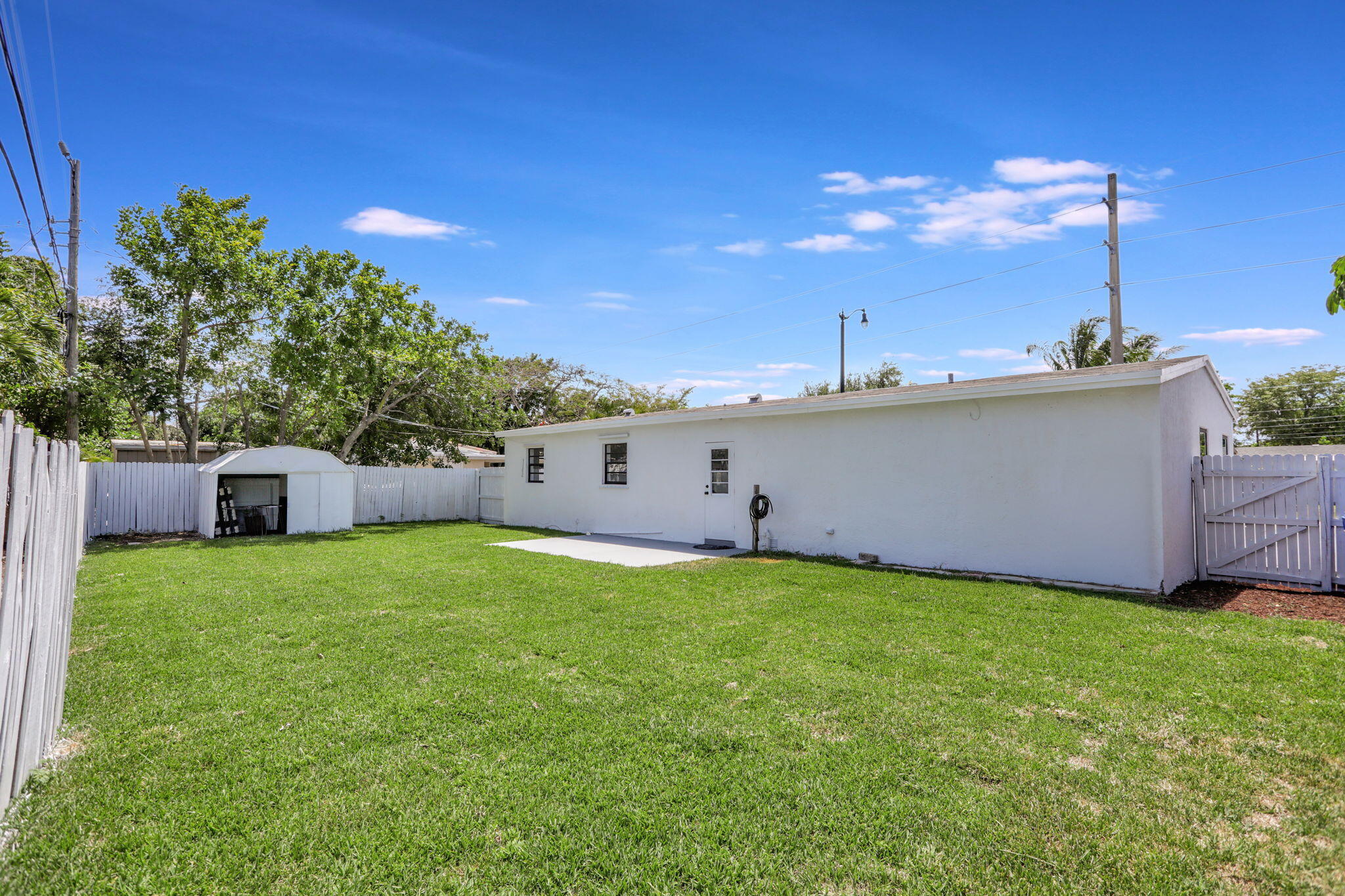 COLLIER MANOR 3RD ADD - Residential