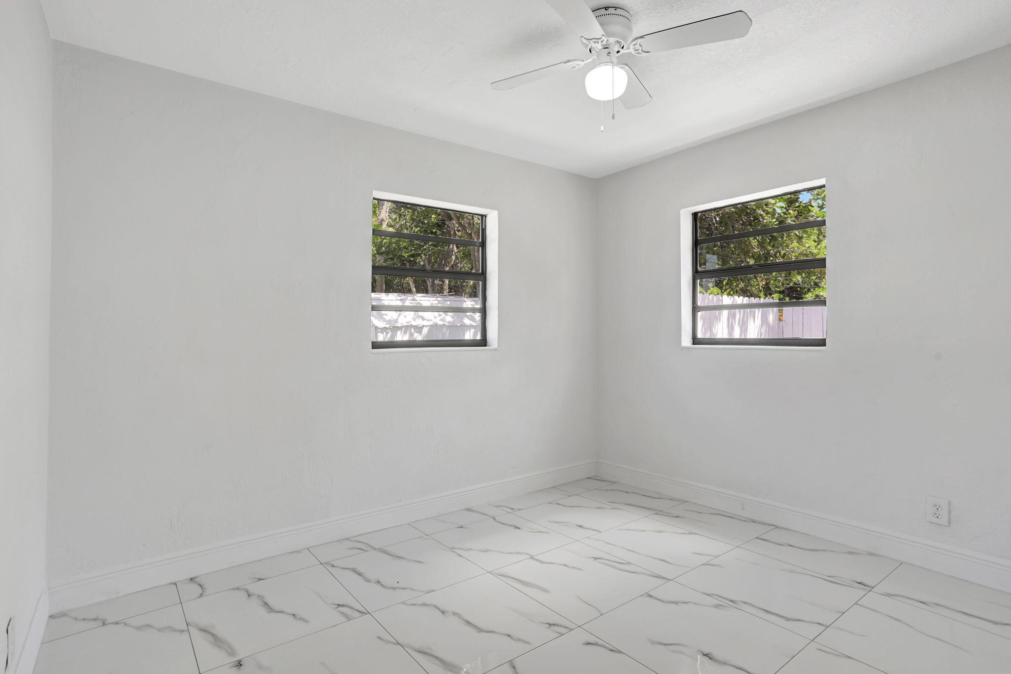 COLLIER MANOR 3RD ADD - Residential