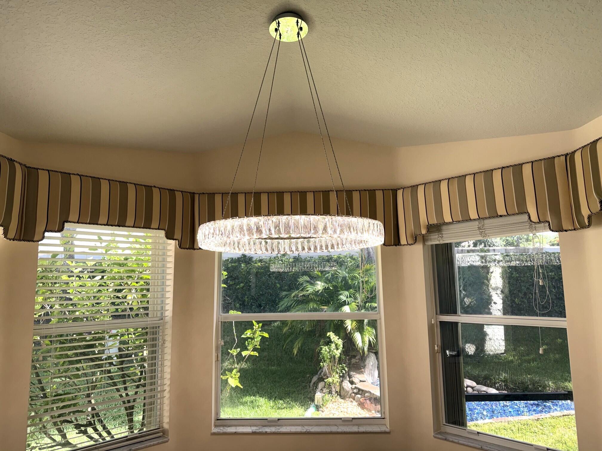 VALENCIA SHORES - Residential
