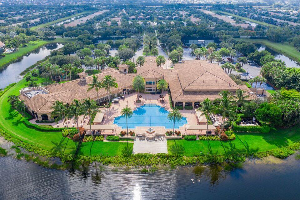 VALENCIA SHORES - Residential