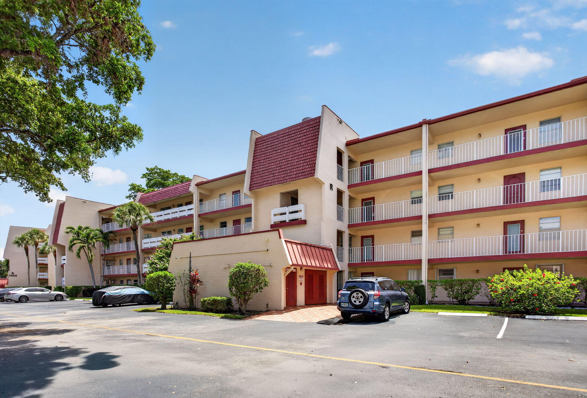ORIOLE GOLF & TENNIS CLUB CONDO - Residential