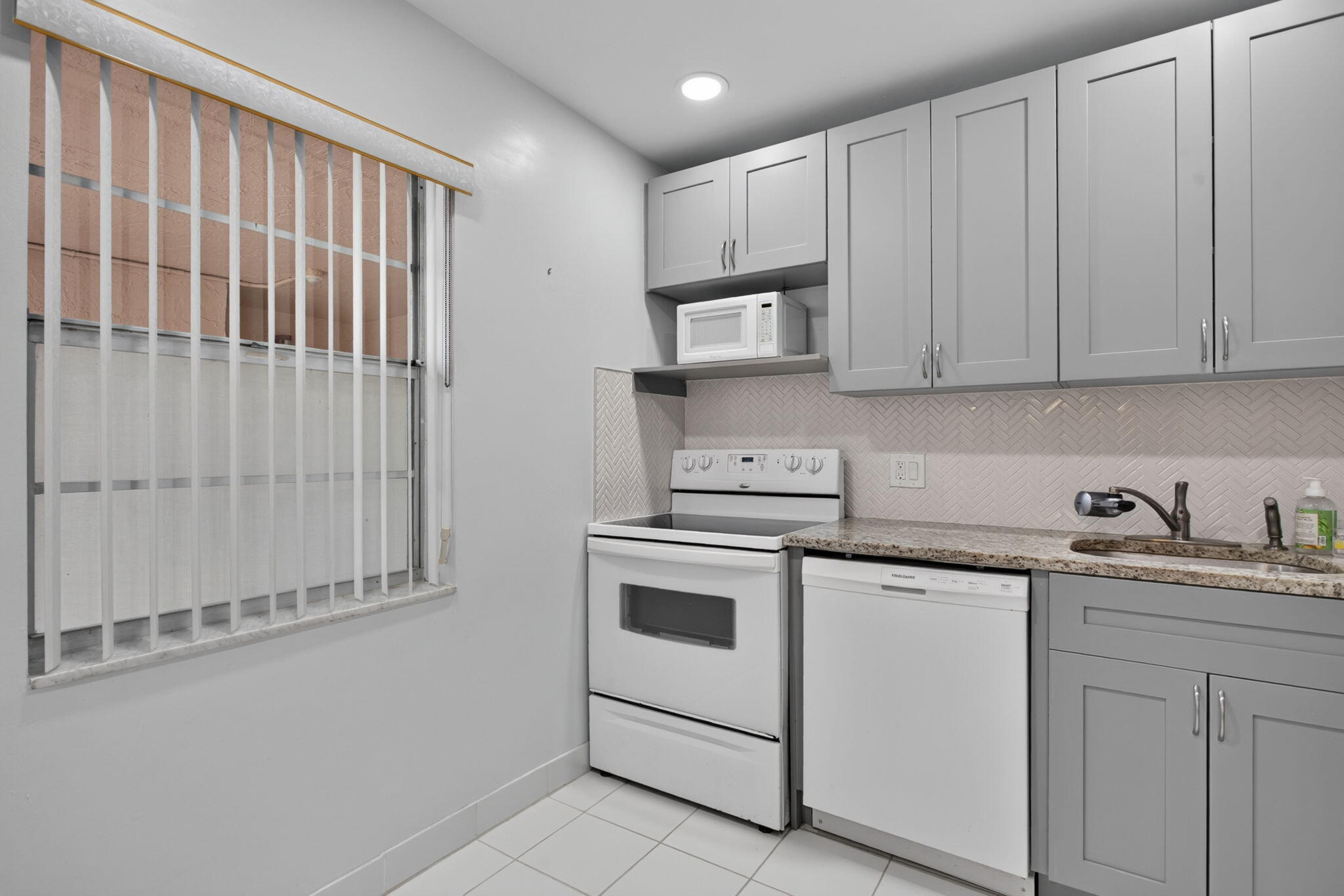ORIOLE GOLF & TENNIS CLUB CONDO - Residential