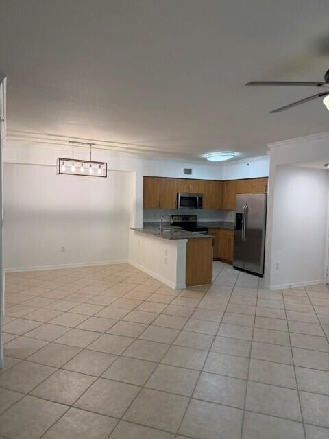 VILLAS AT EMERALD DUNES CONDO - Residential Lease