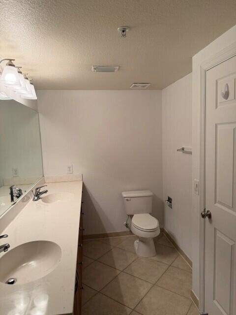 VILLAS AT EMERALD DUNES CONDO - Residential Lease