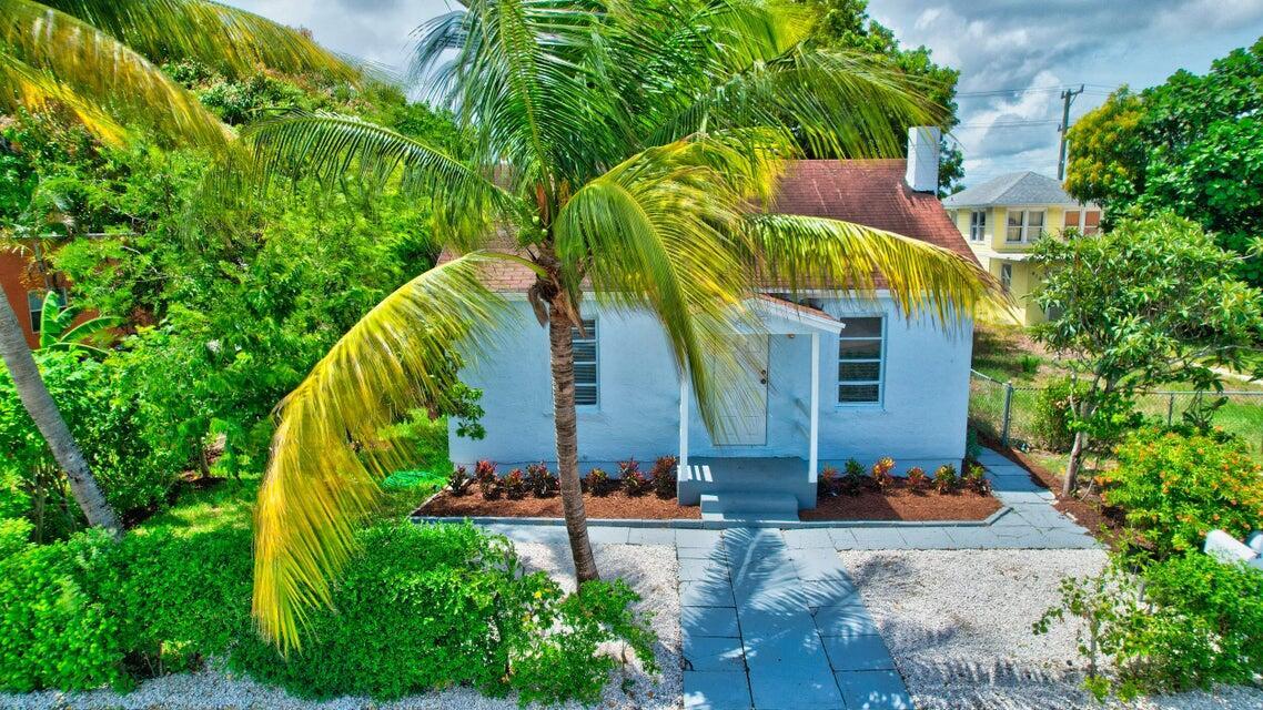 LAKE WORTH TOWN OF - Residential Income