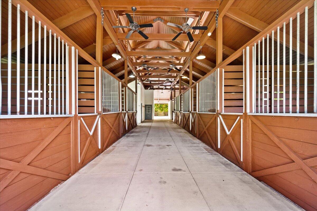 SADDLE TRAIL PARK OF WELLINGTON - Residential