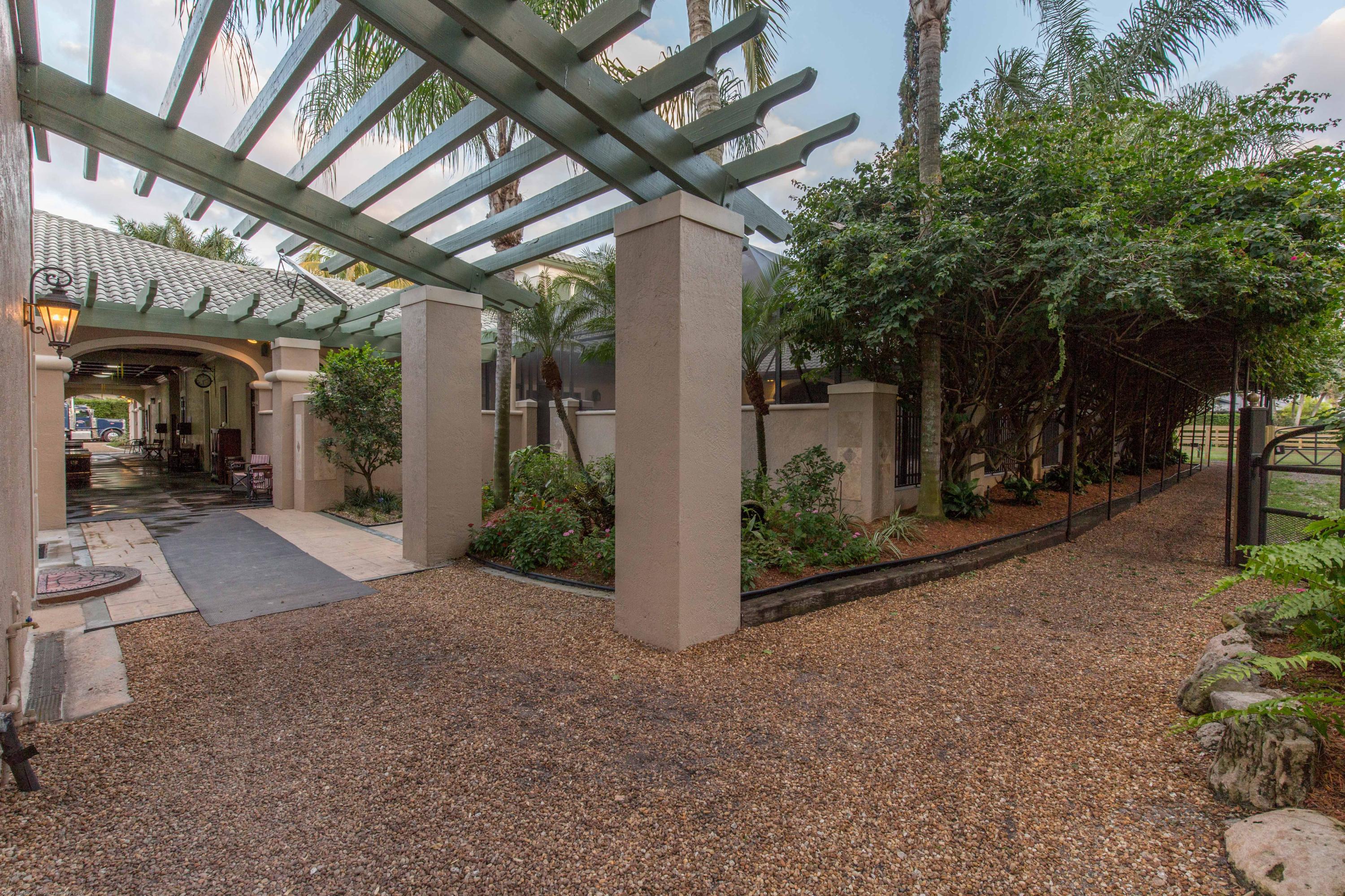 GRAND PRIX FARMS - Residential