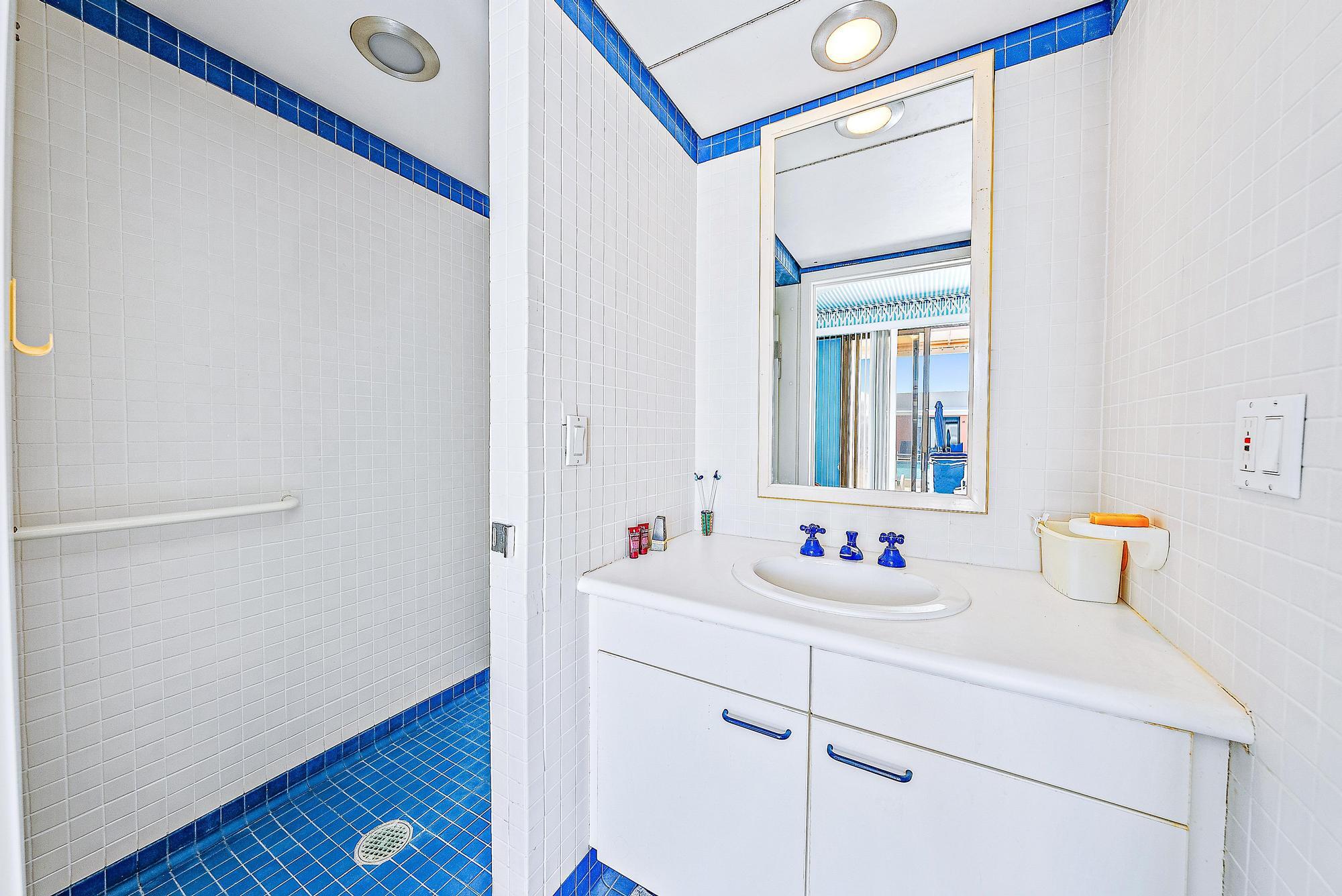TWO NORTH BREAKERS ROW CONDO - Residential