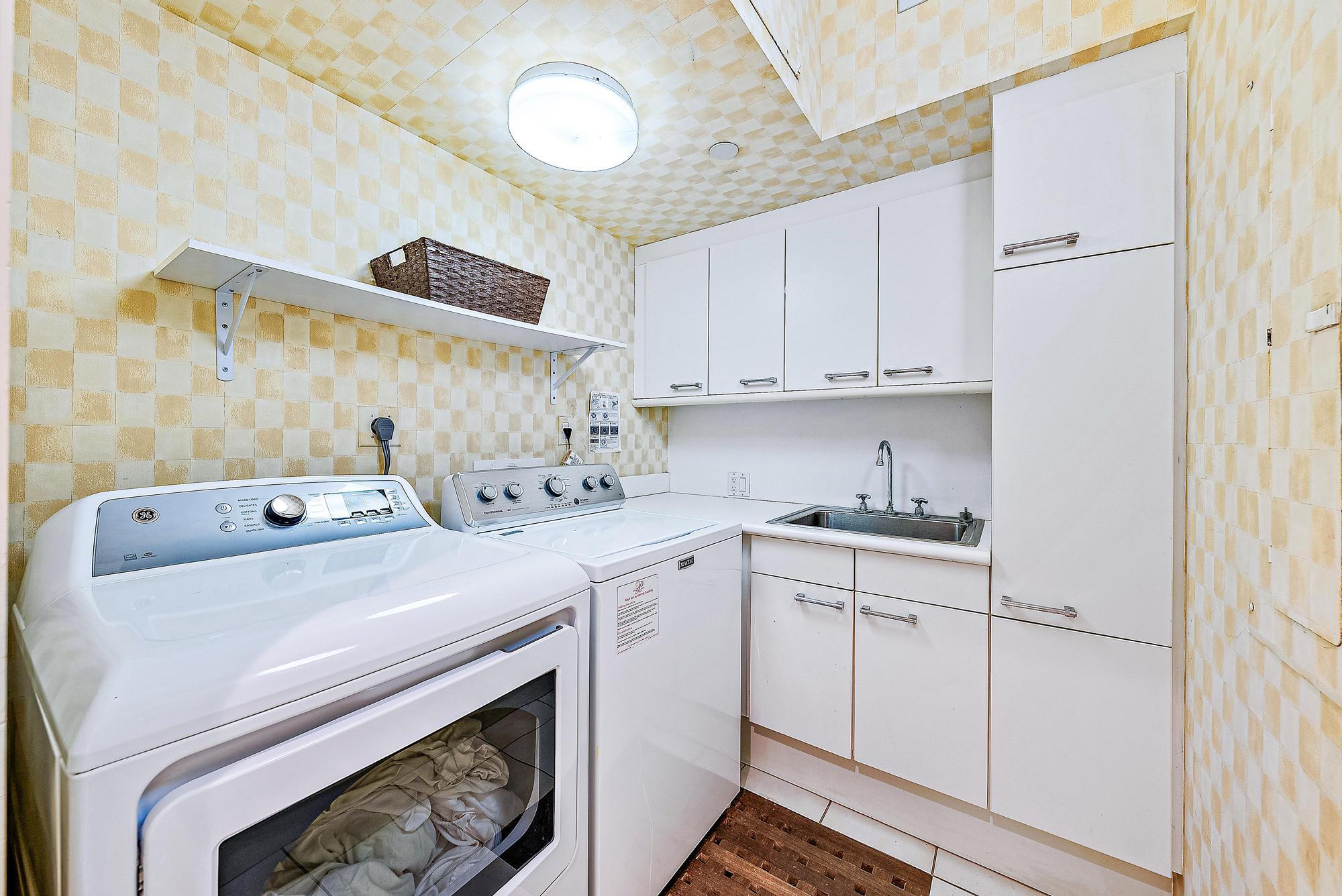 TWO NORTH BREAKERS ROW CONDO - Residential