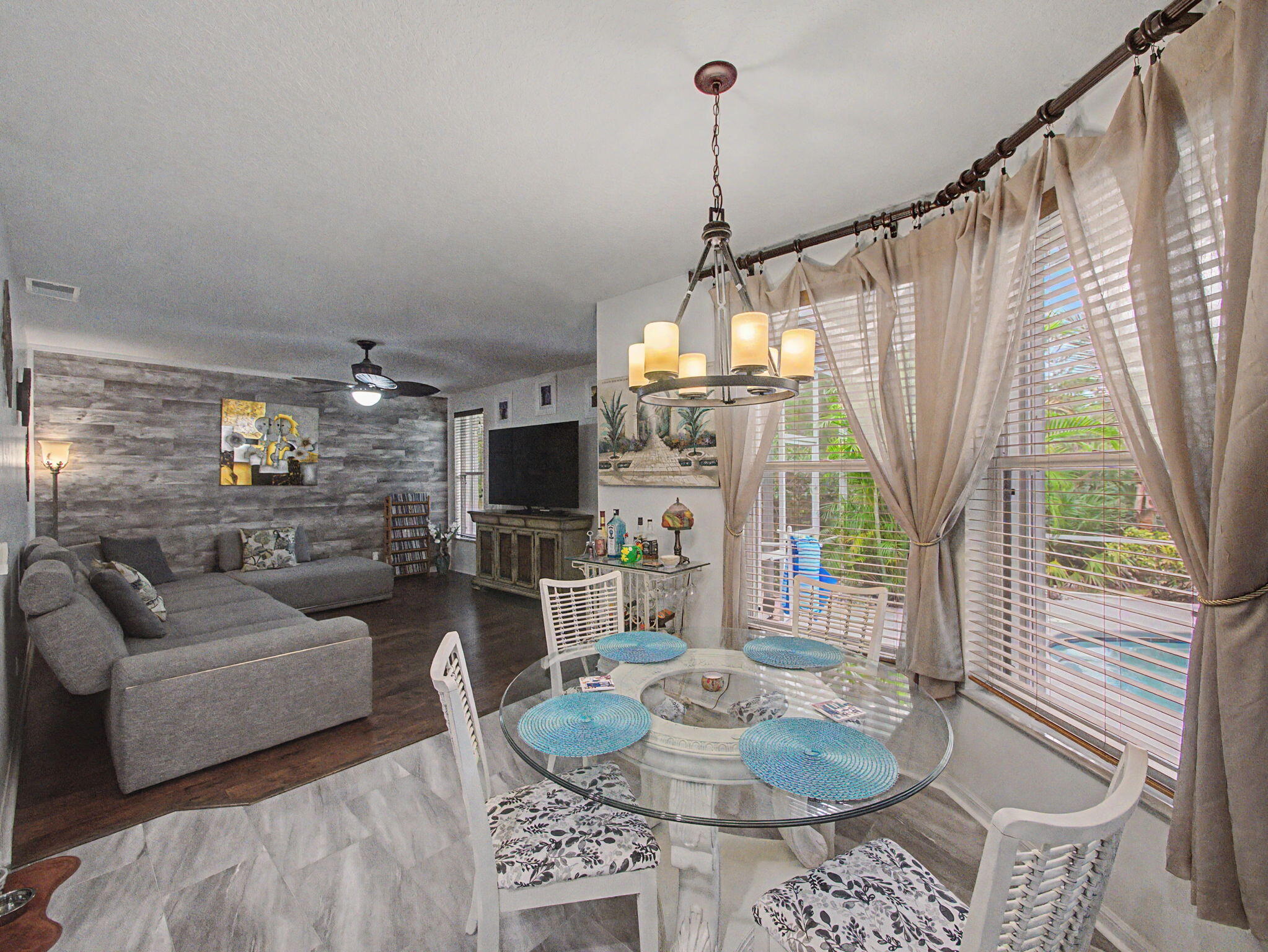 LOCKS LANDING - Residential