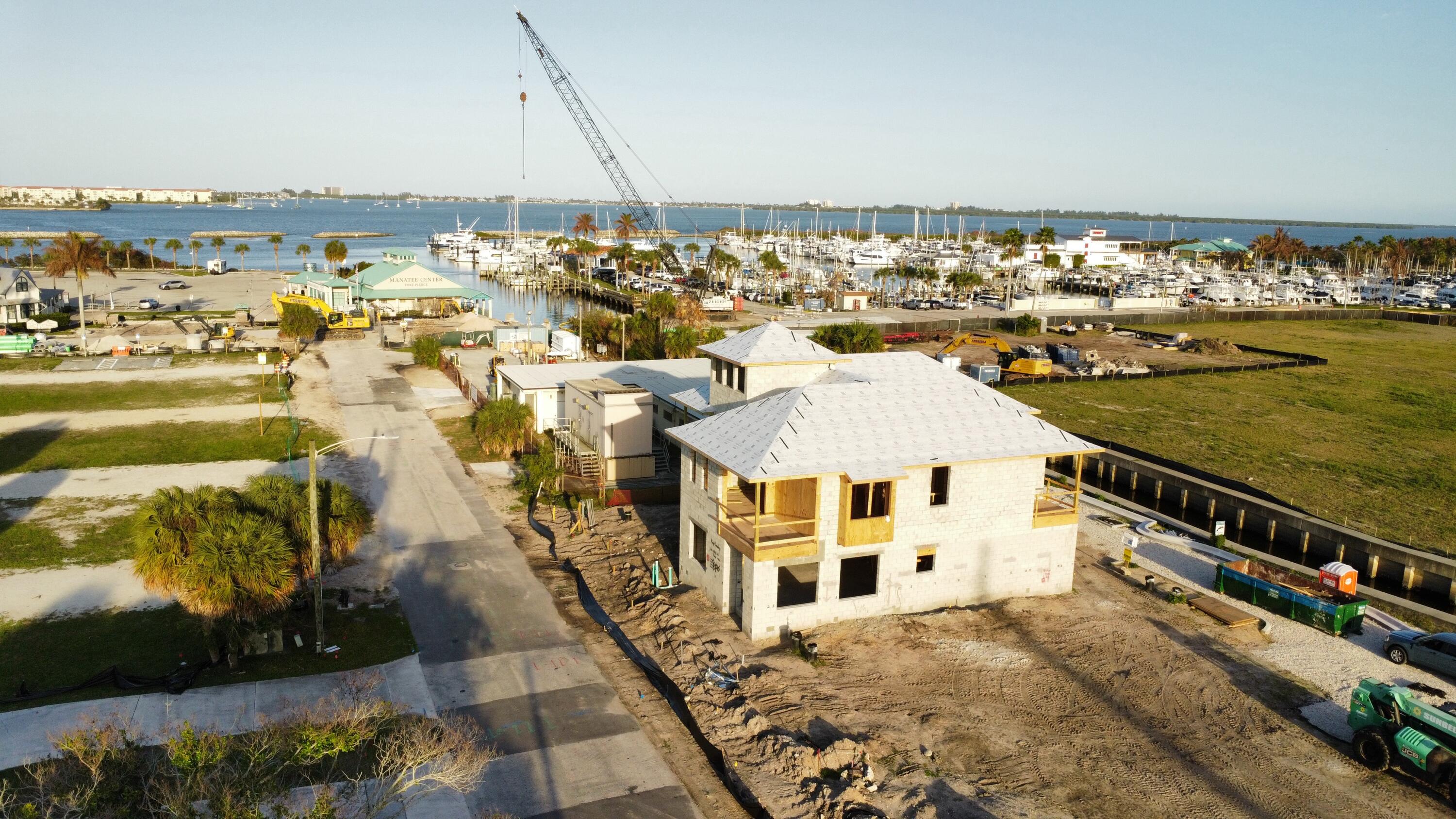 VILLAS AT KINGS LANDING - Residential