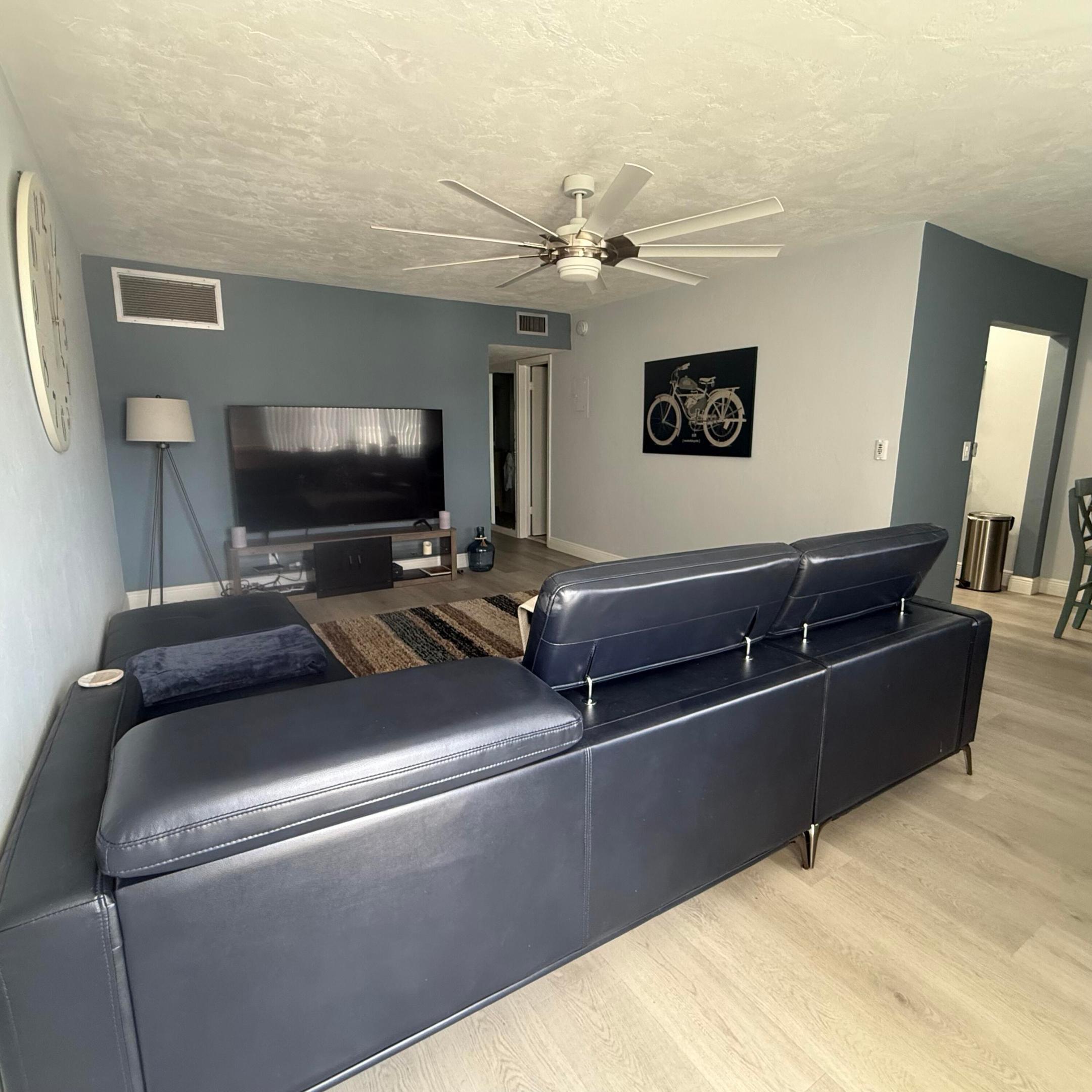 LAKESIDE POINT APT 4 CONDO - Residential