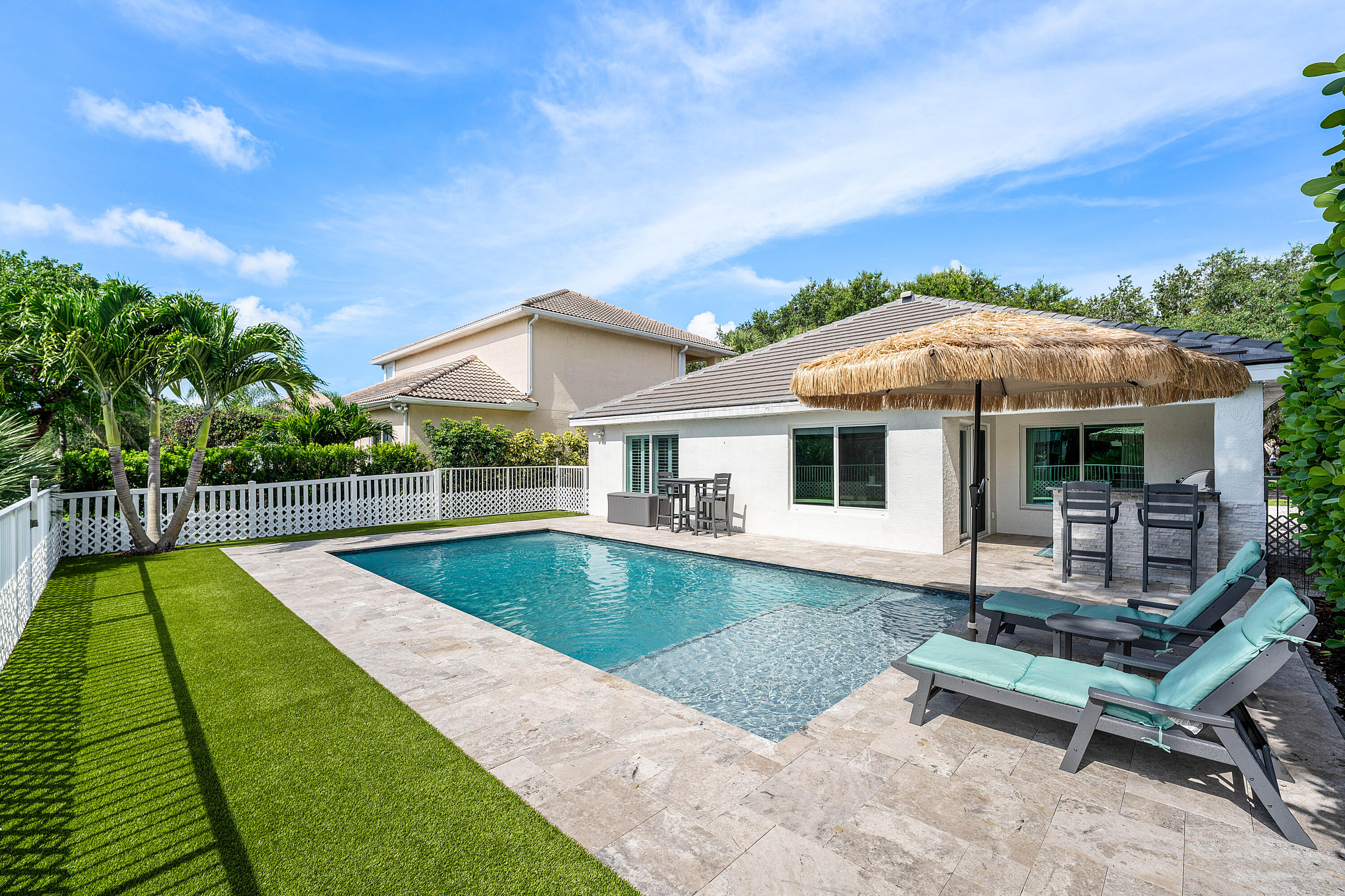 DELRAY LAKES - Residential