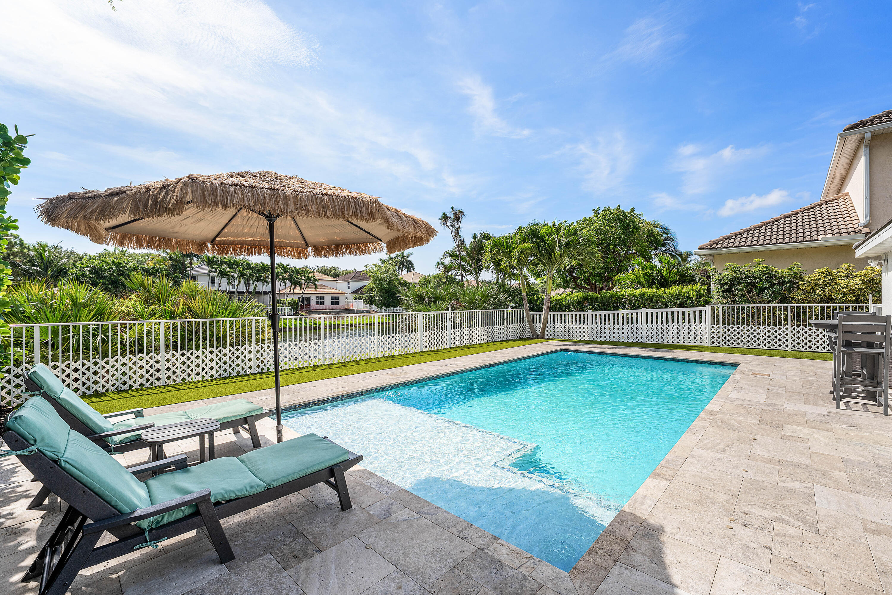 DELRAY LAKES - Residential