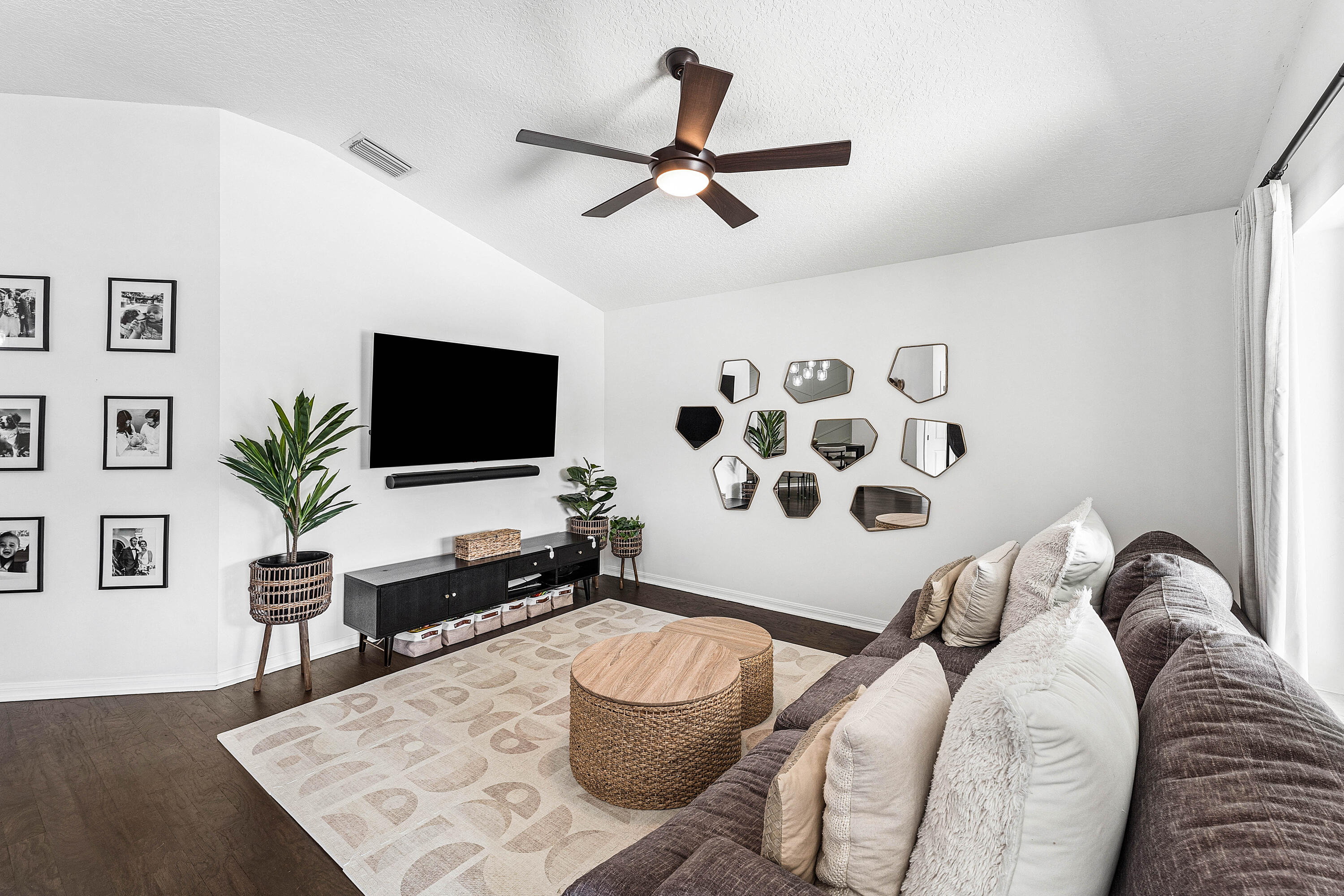 DELRAY LAKES - Residential