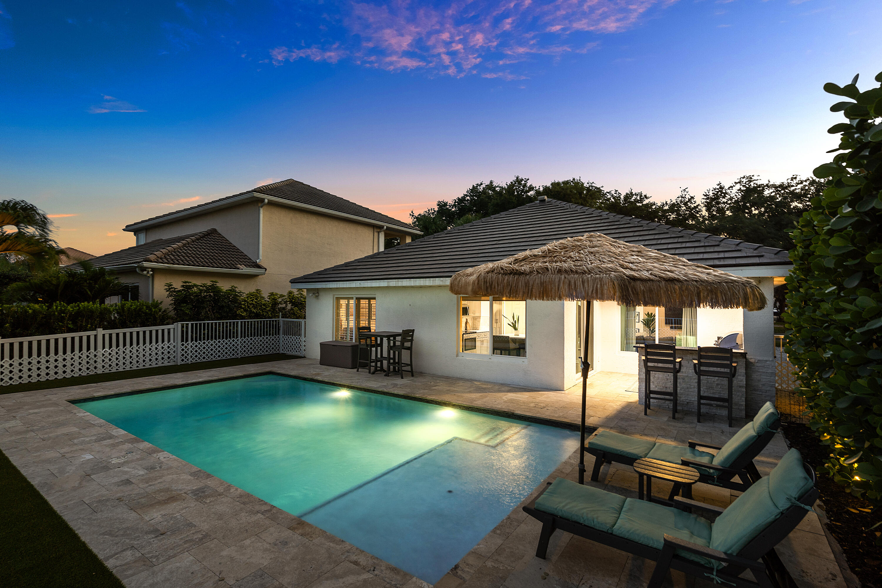 DELRAY LAKES - Residential