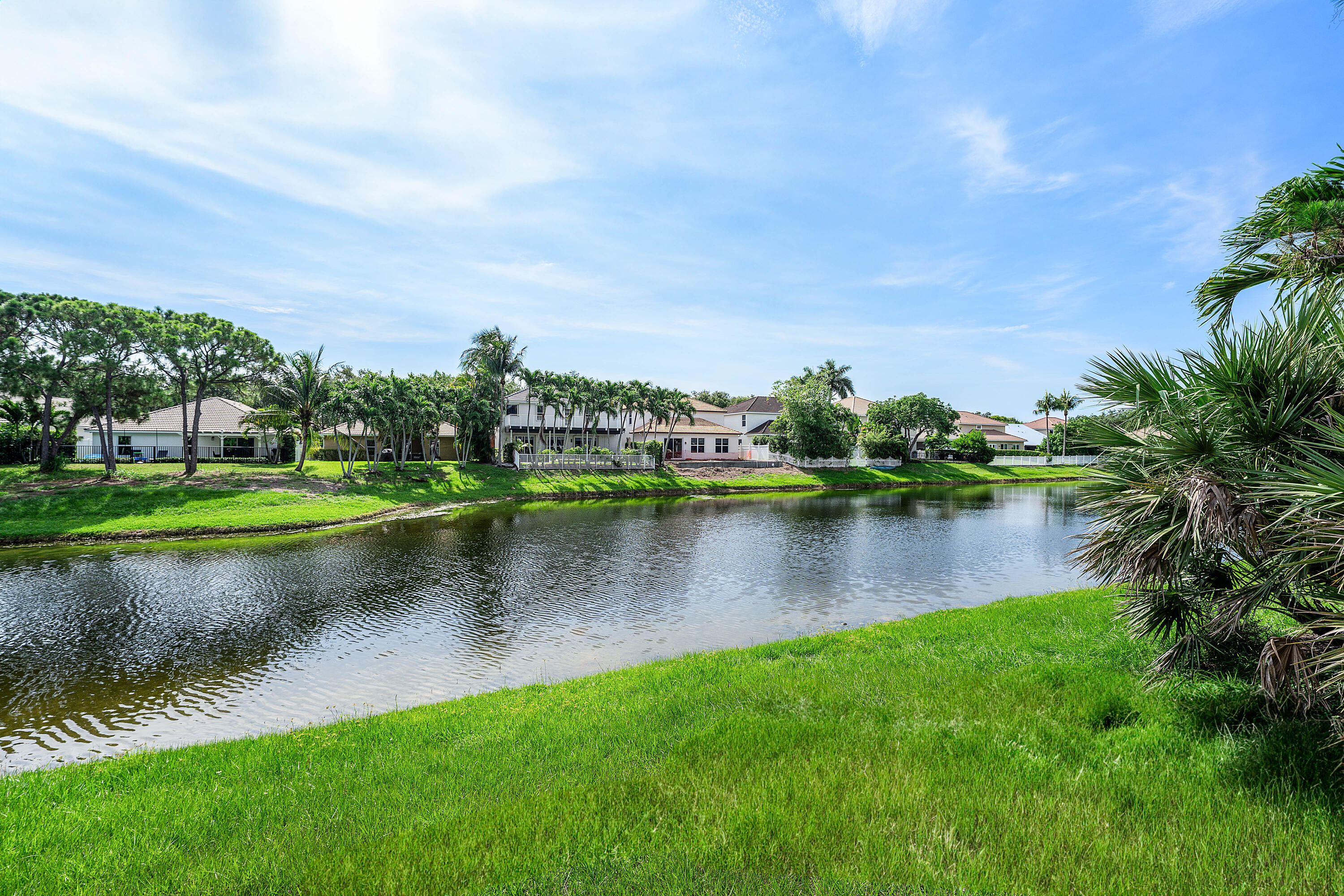 DELRAY LAKES - Residential