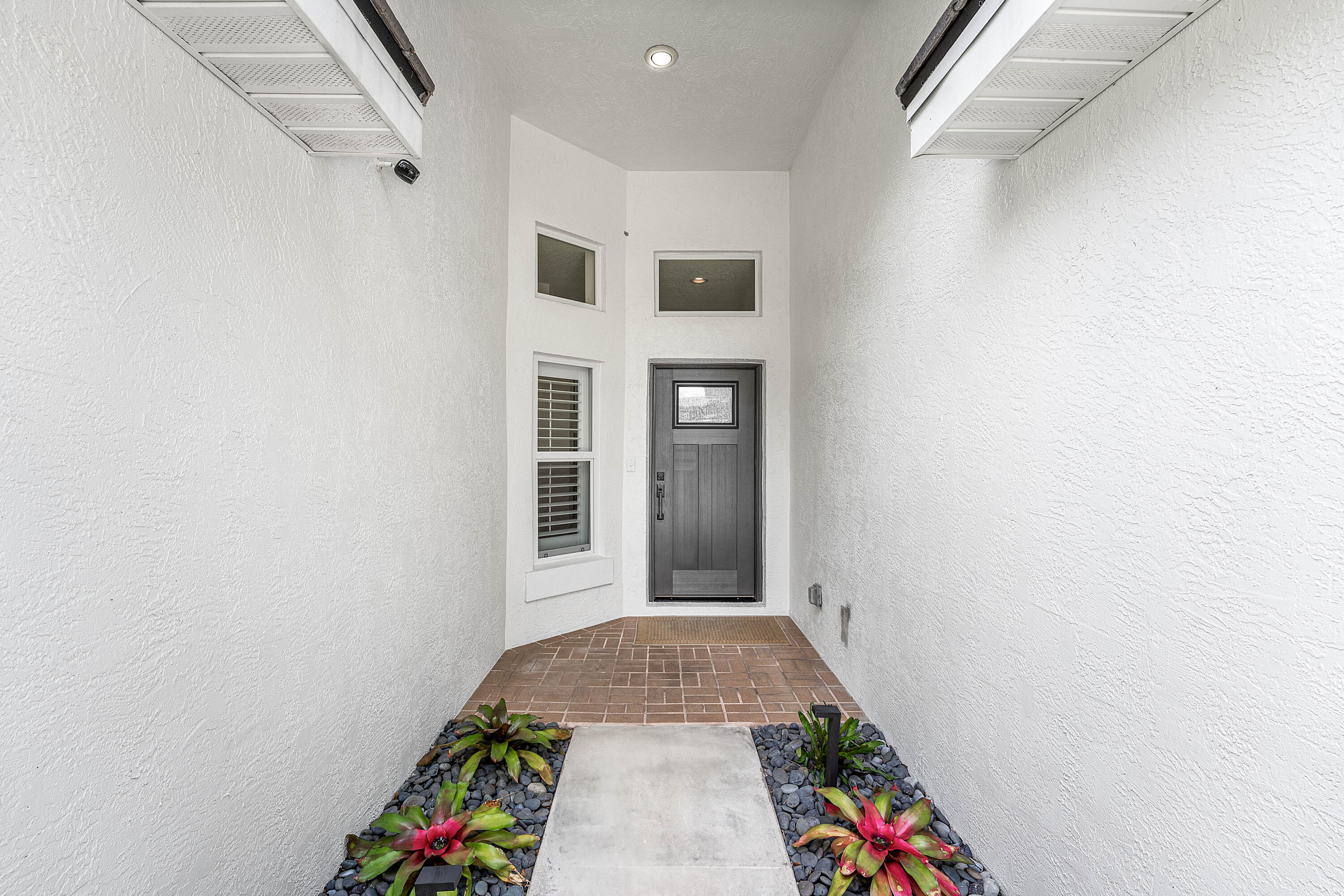 DELRAY LAKES - Residential
