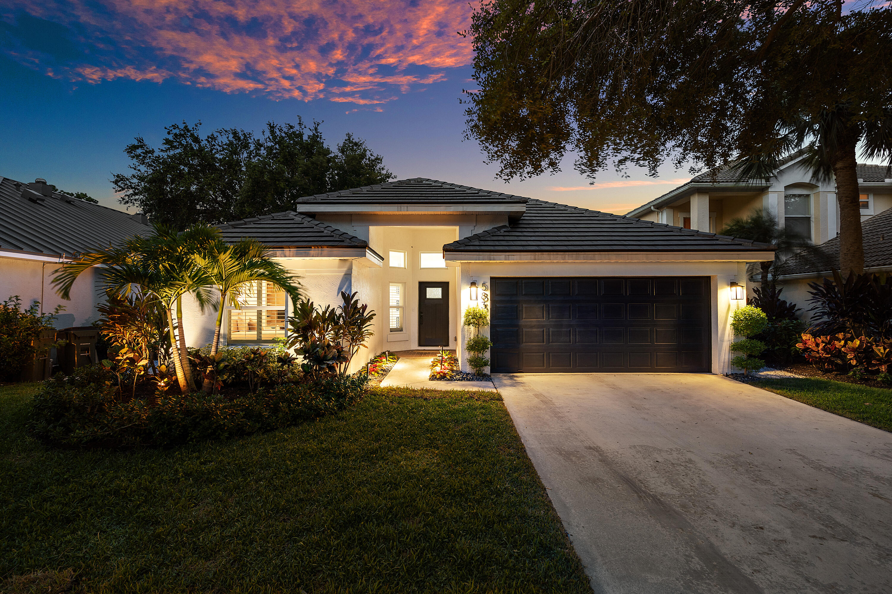 DELRAY LAKES - Residential