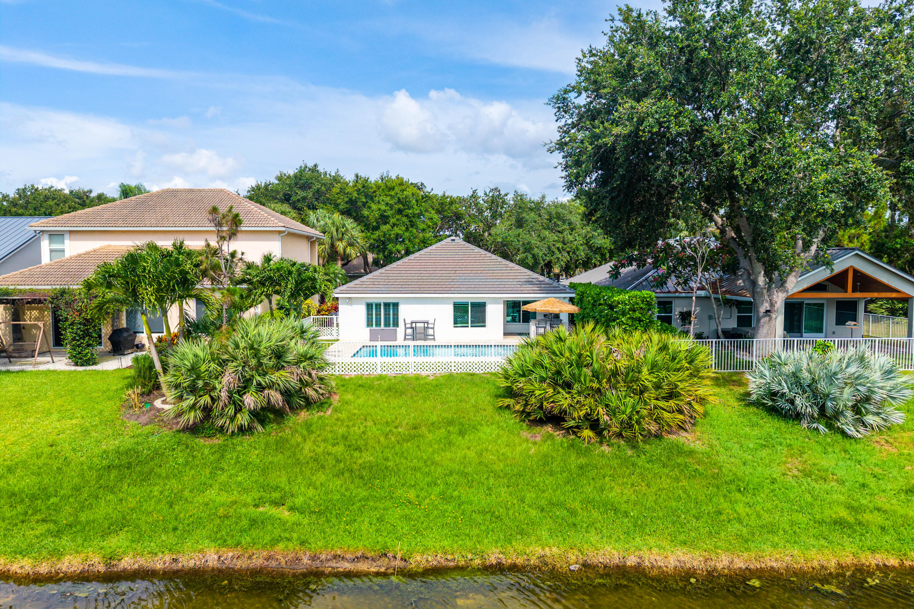 DELRAY LAKES - Residential