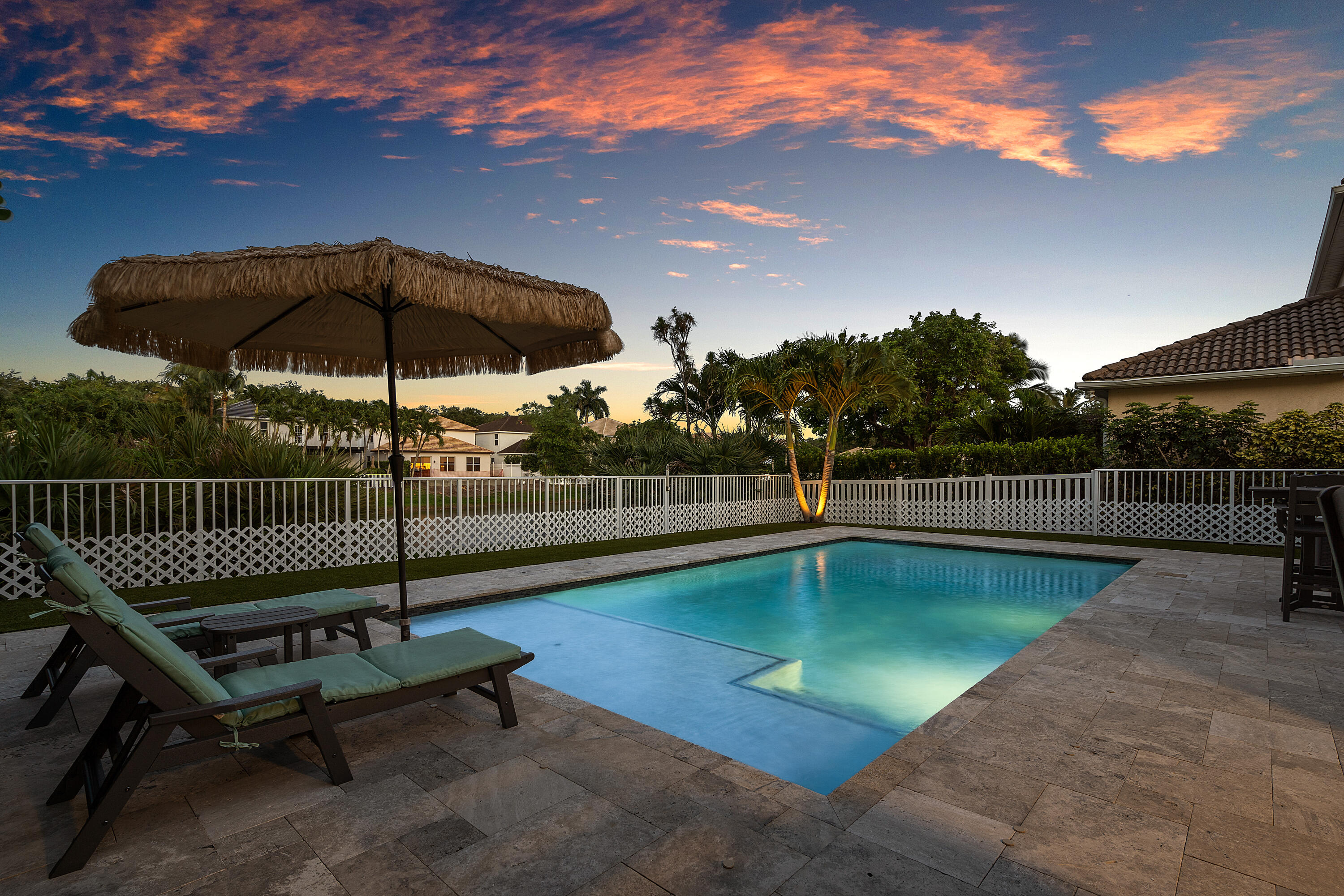 DELRAY LAKES - Residential