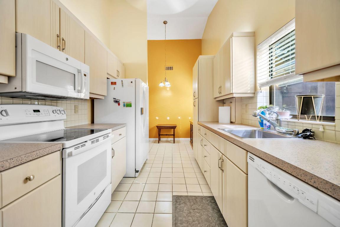 TARTAN COCONUT CREEK - Residential
