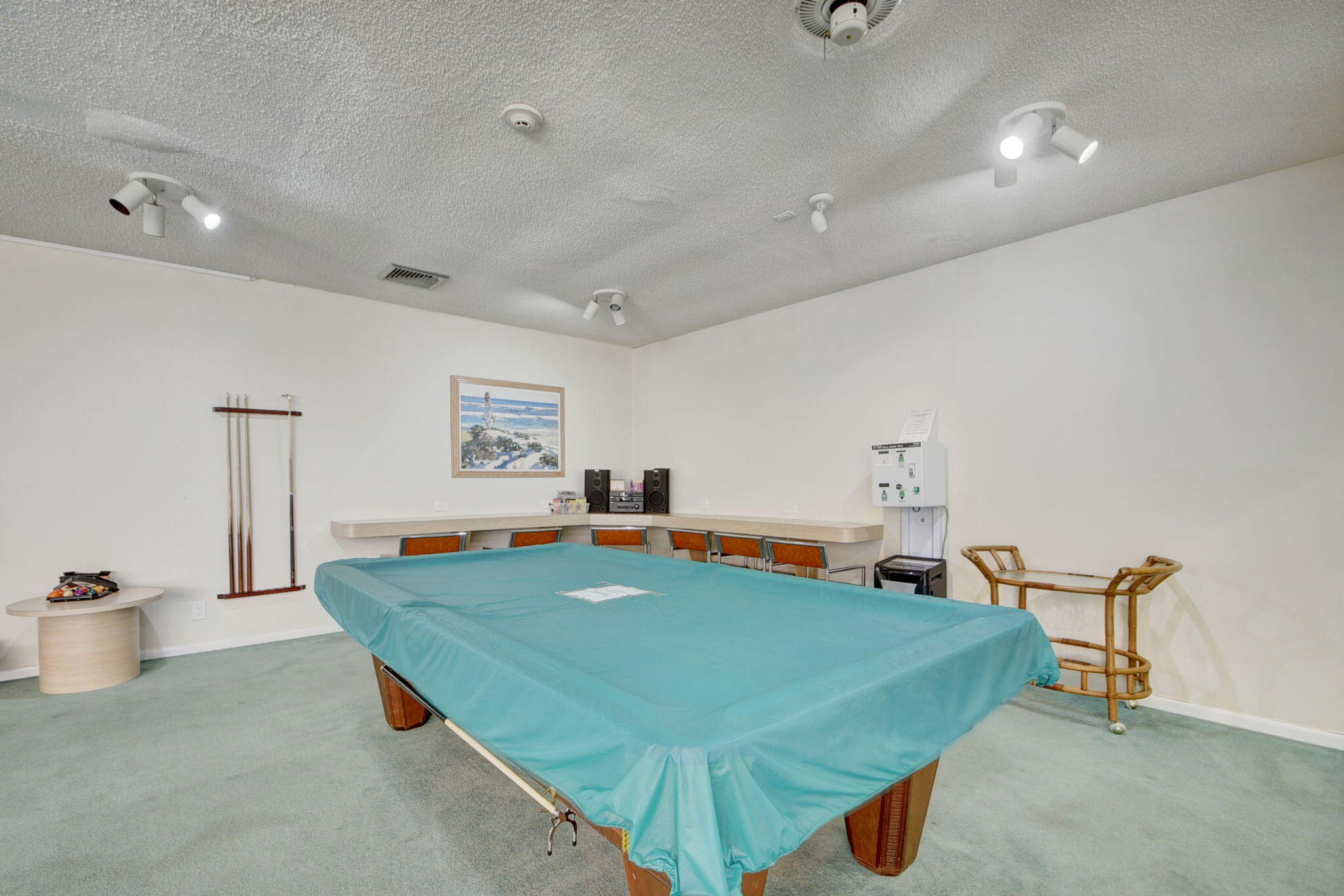 LE CHATEAU ROYAL CONDO - Residential