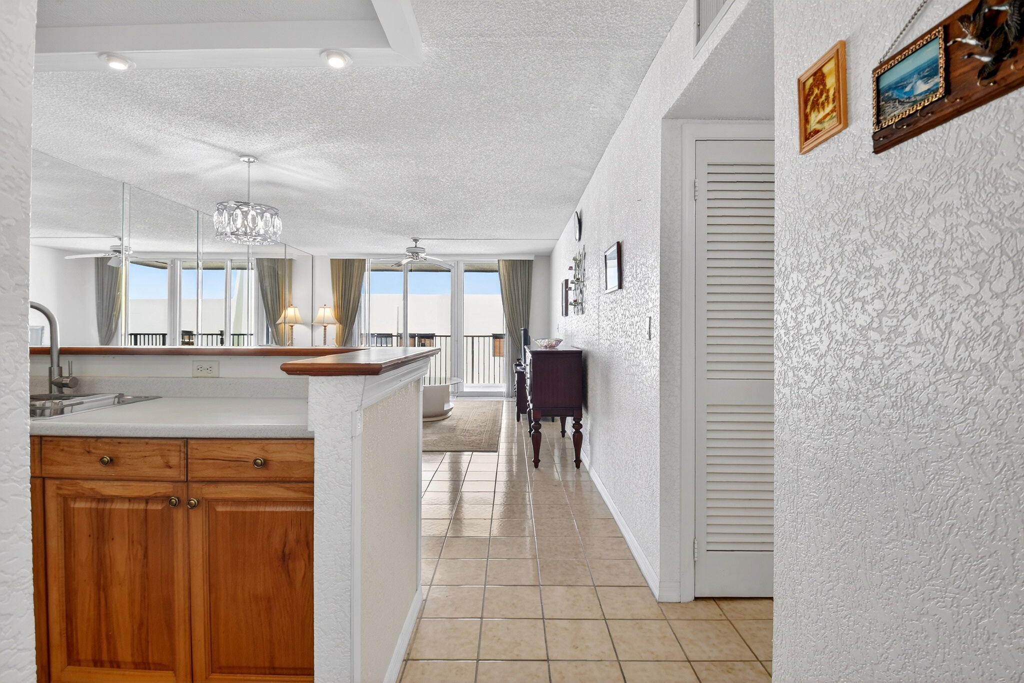 LE CHATEAU ROYAL CONDO - Residential