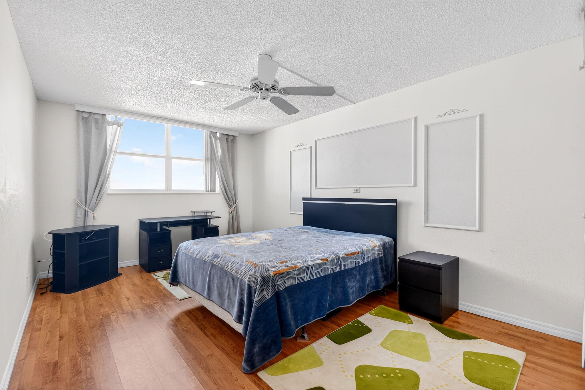 LE CHATEAU ROYAL CONDO - Residential