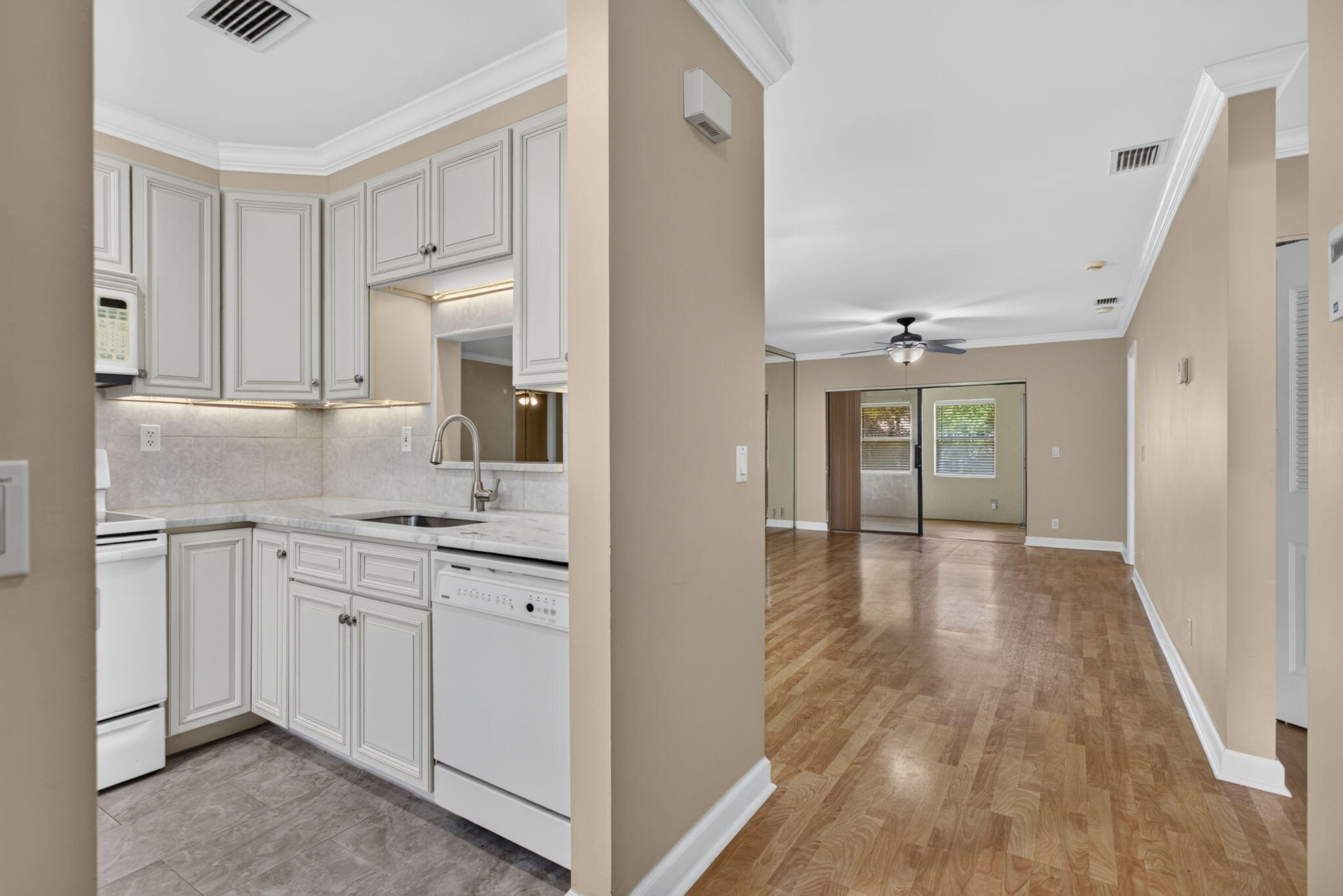 YORKVILLE - Residential