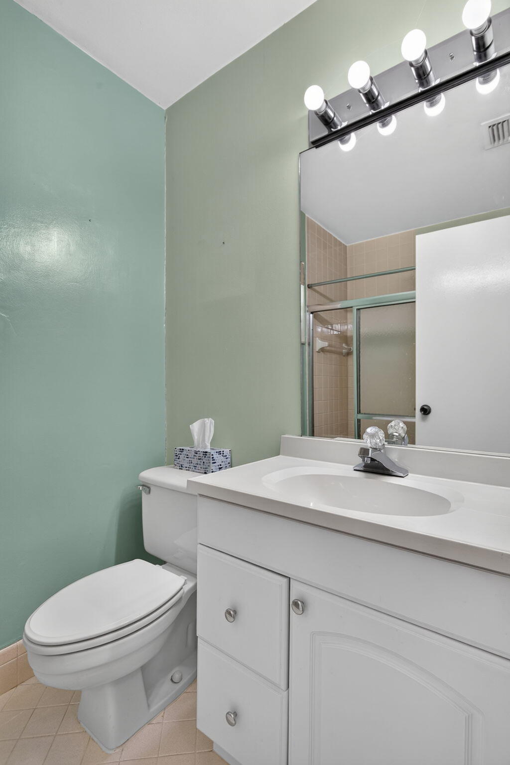 YORKVILLE - Residential