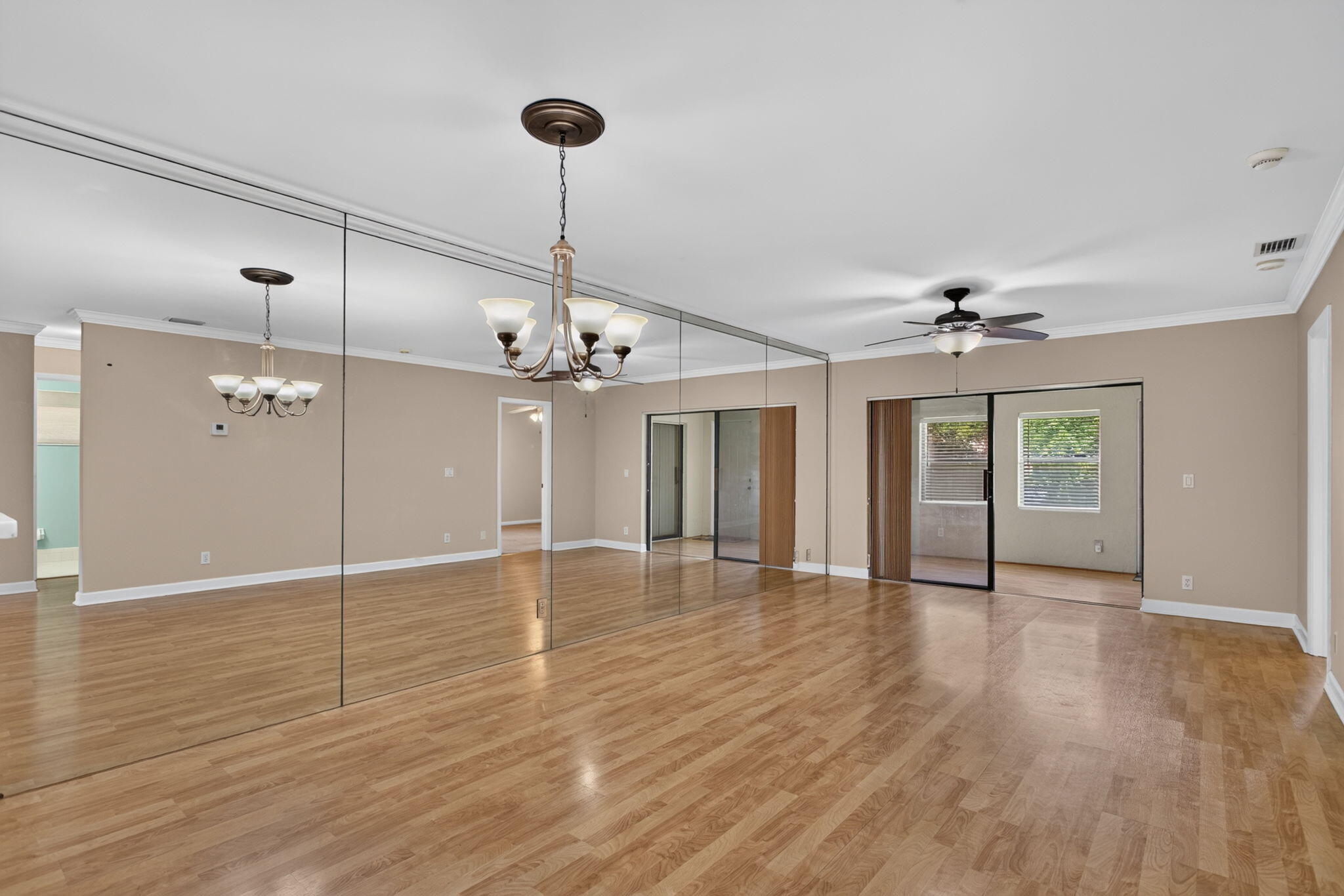 YORKVILLE - Residential