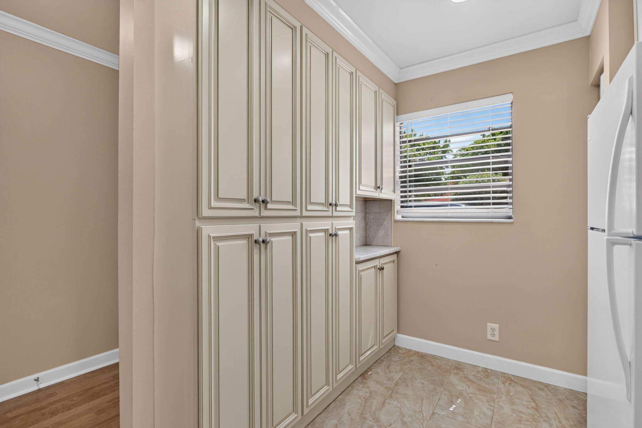 YORKVILLE - Residential