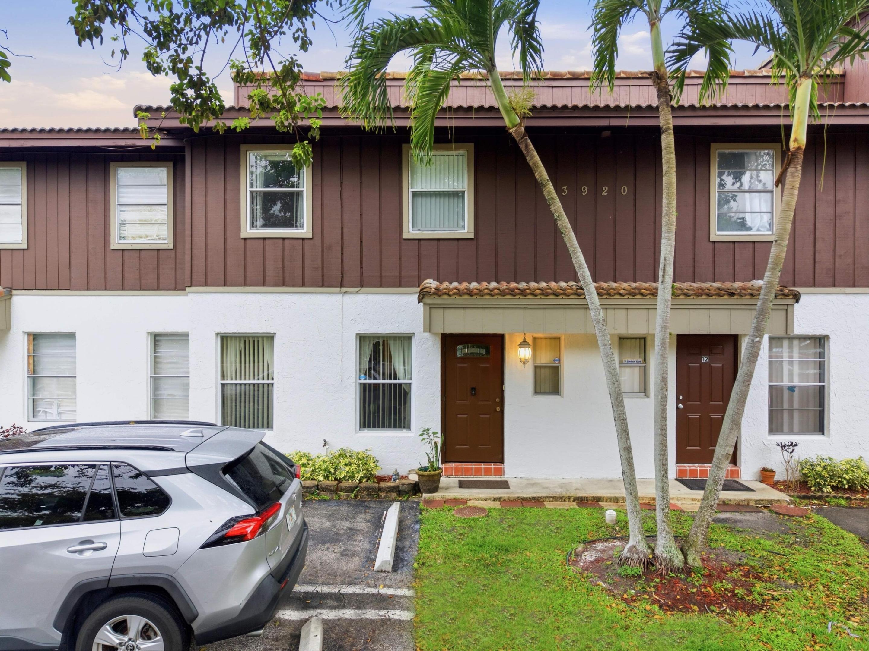 WOODSIDE ARMS CONDO - Residential