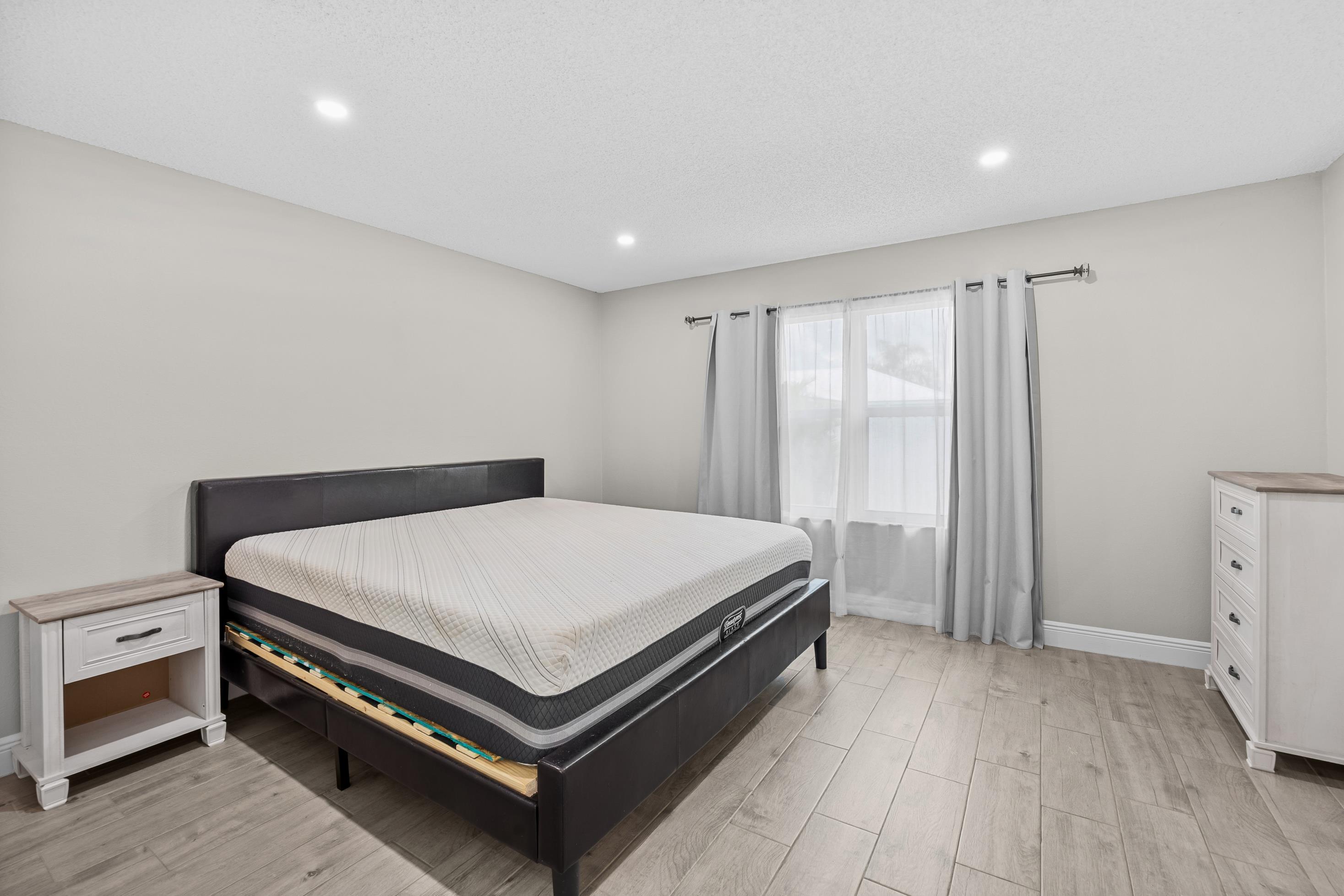 PORT ST LUCIE SECTION 41 - Residential Lease