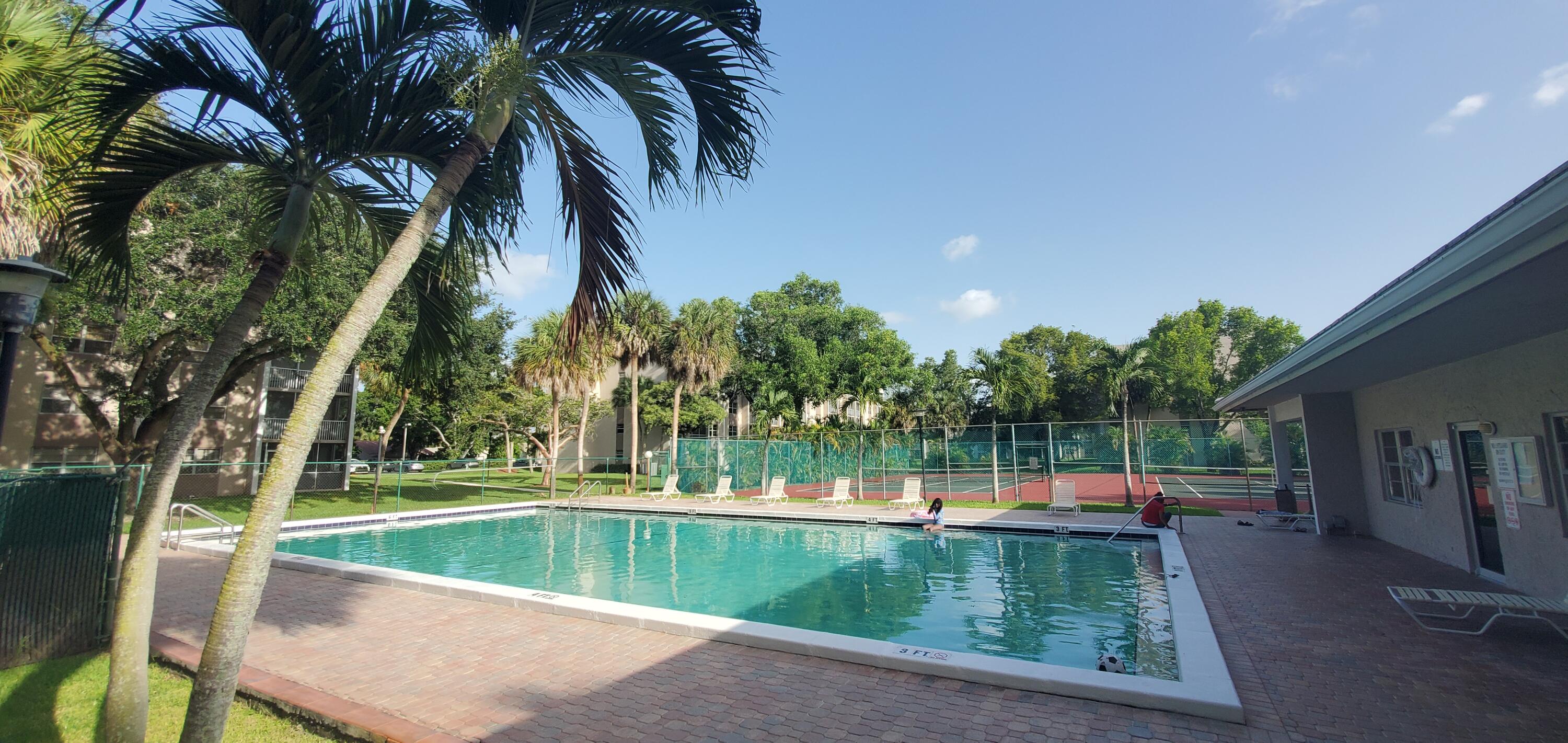 SHERWOOD SQUARE CONDOMINIUM - Residential