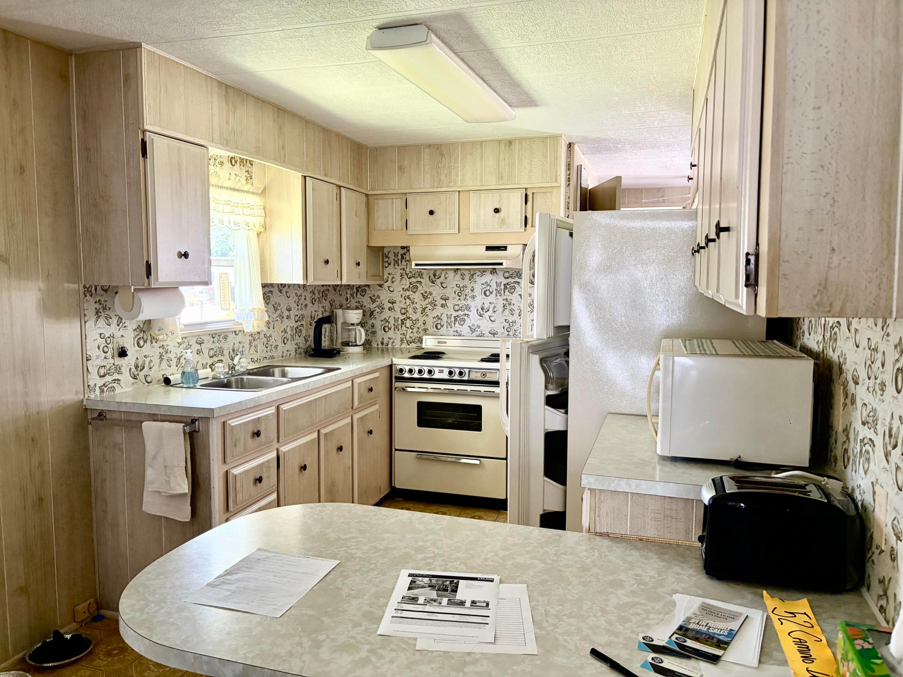 Spanish Lakes - Residential