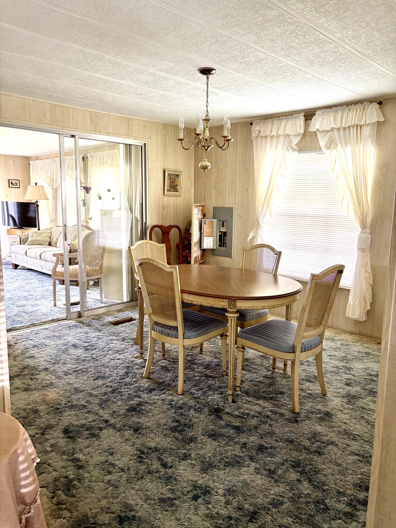Spanish Lakes - Residential