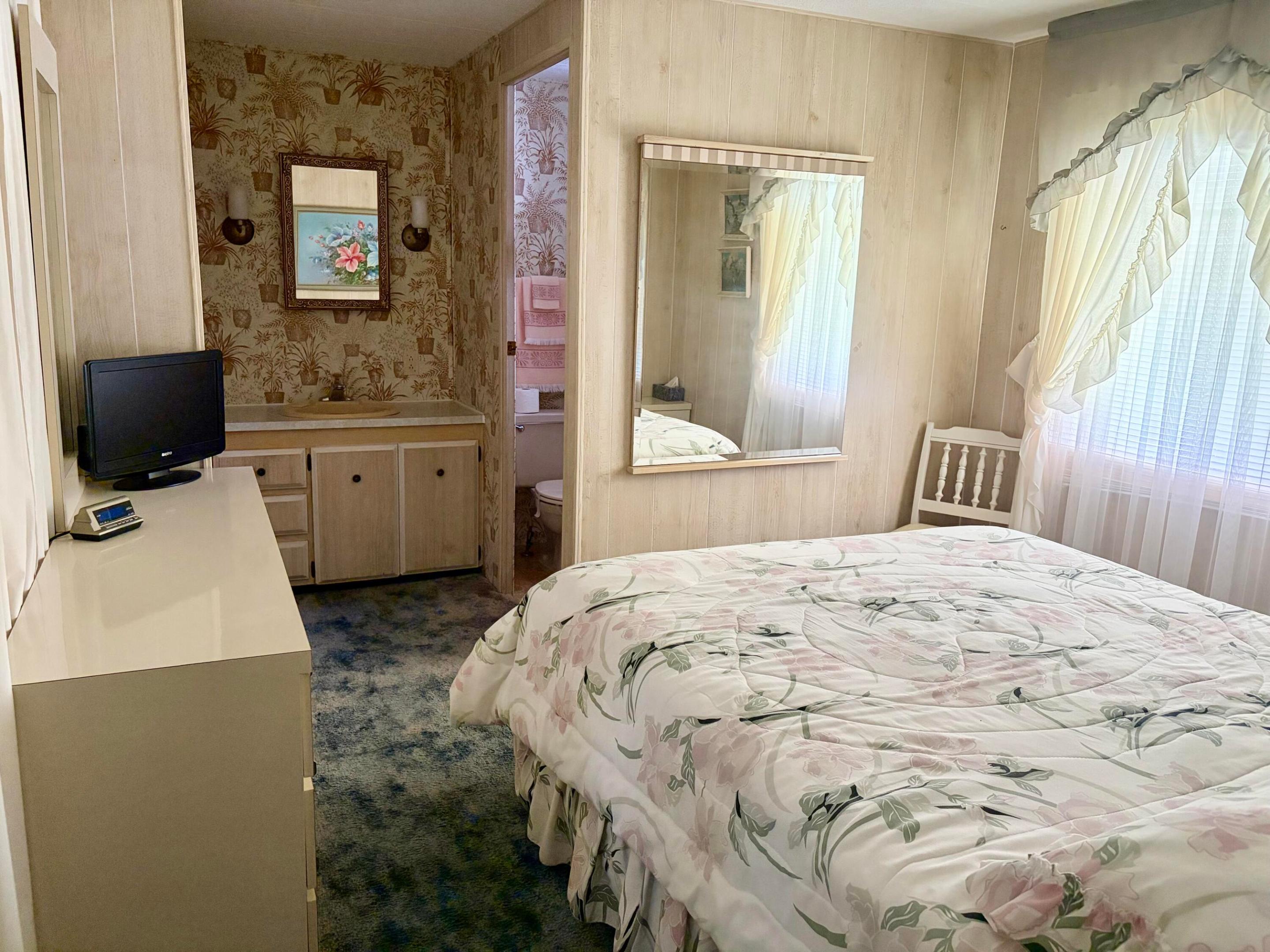 Spanish Lakes - Residential