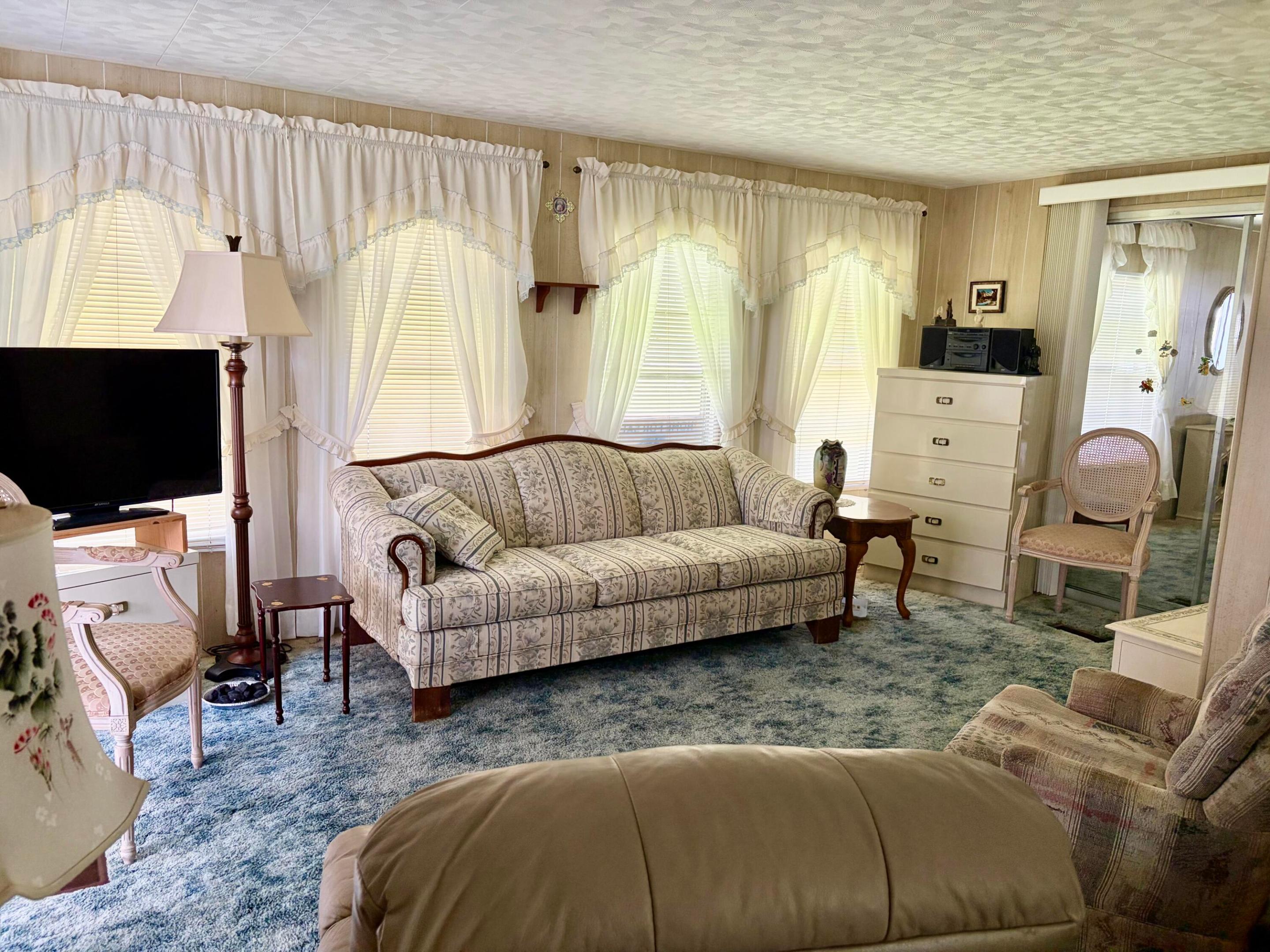 Spanish Lakes - Residential