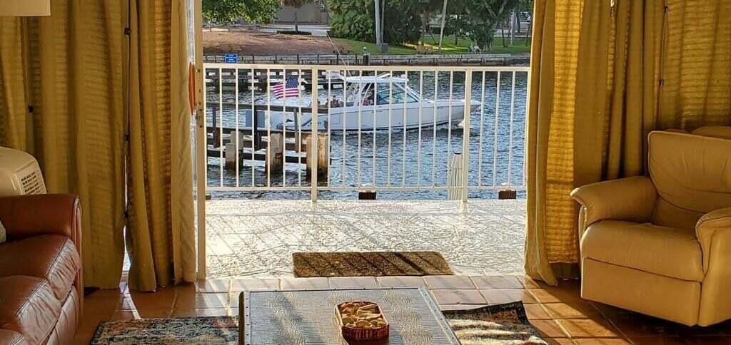 INTRACOASTAL CONDO - Residential Lease